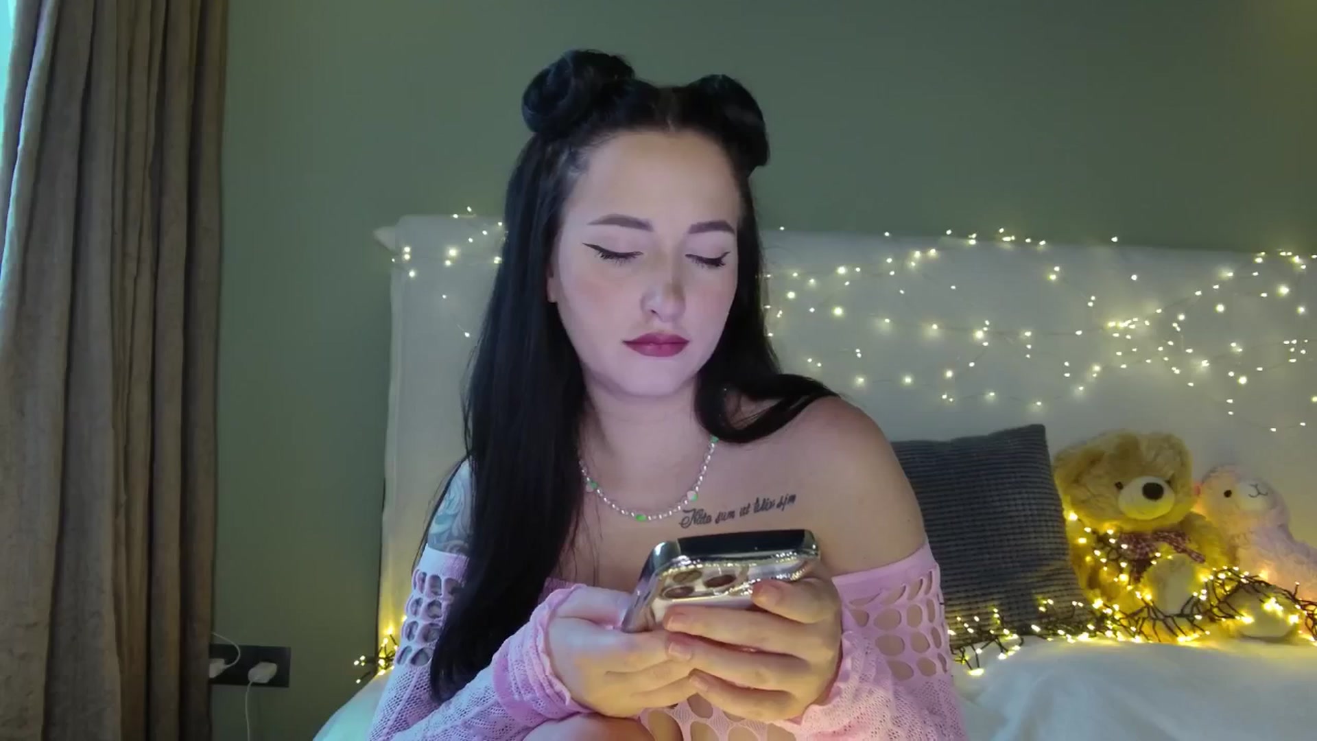 Gallery image thumbnail from Happy_Yulia's myfreecams stream on, 12/02/2025, 12:32 image 19 of 20
