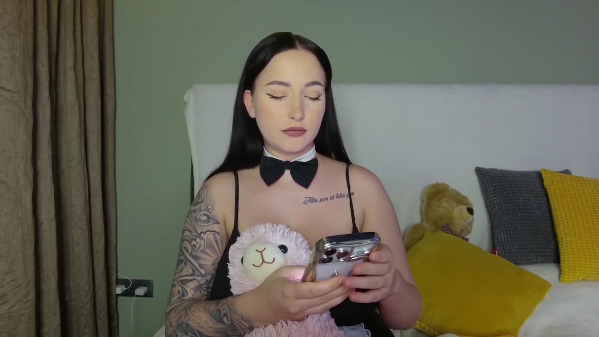 Gallery image thumbnail from Happy_Yulia's myfreecams stream on, 12/17/2025, 17:07 image 19 of 20