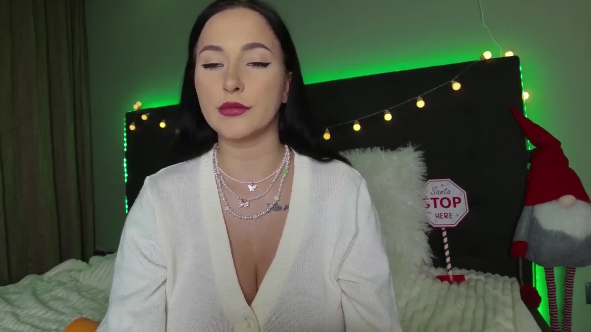 Gallery image thumbnail from Happy_Yulia's myfreecams stream on, 12/21/2025, 20:40 image 15 of 20