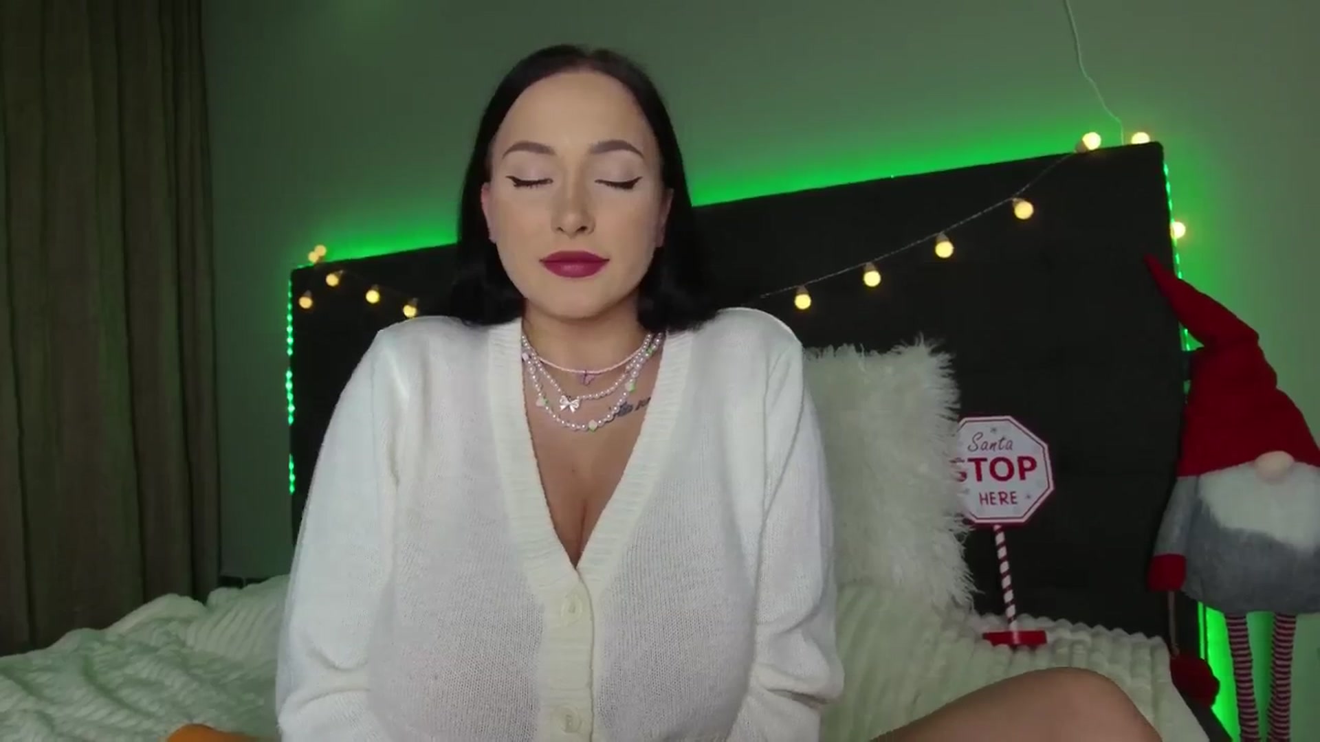 Gallery image thumbnail from Happy_Yulia's myfreecams stream on, 12/21/2025, 20:40 image 13 of 20
