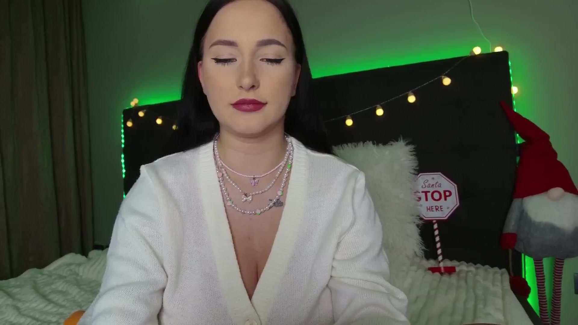 Gallery image thumbnail from Happy_Yulia's myfreecams stream on, 12/21/2025, 20:40 image 14 of 20