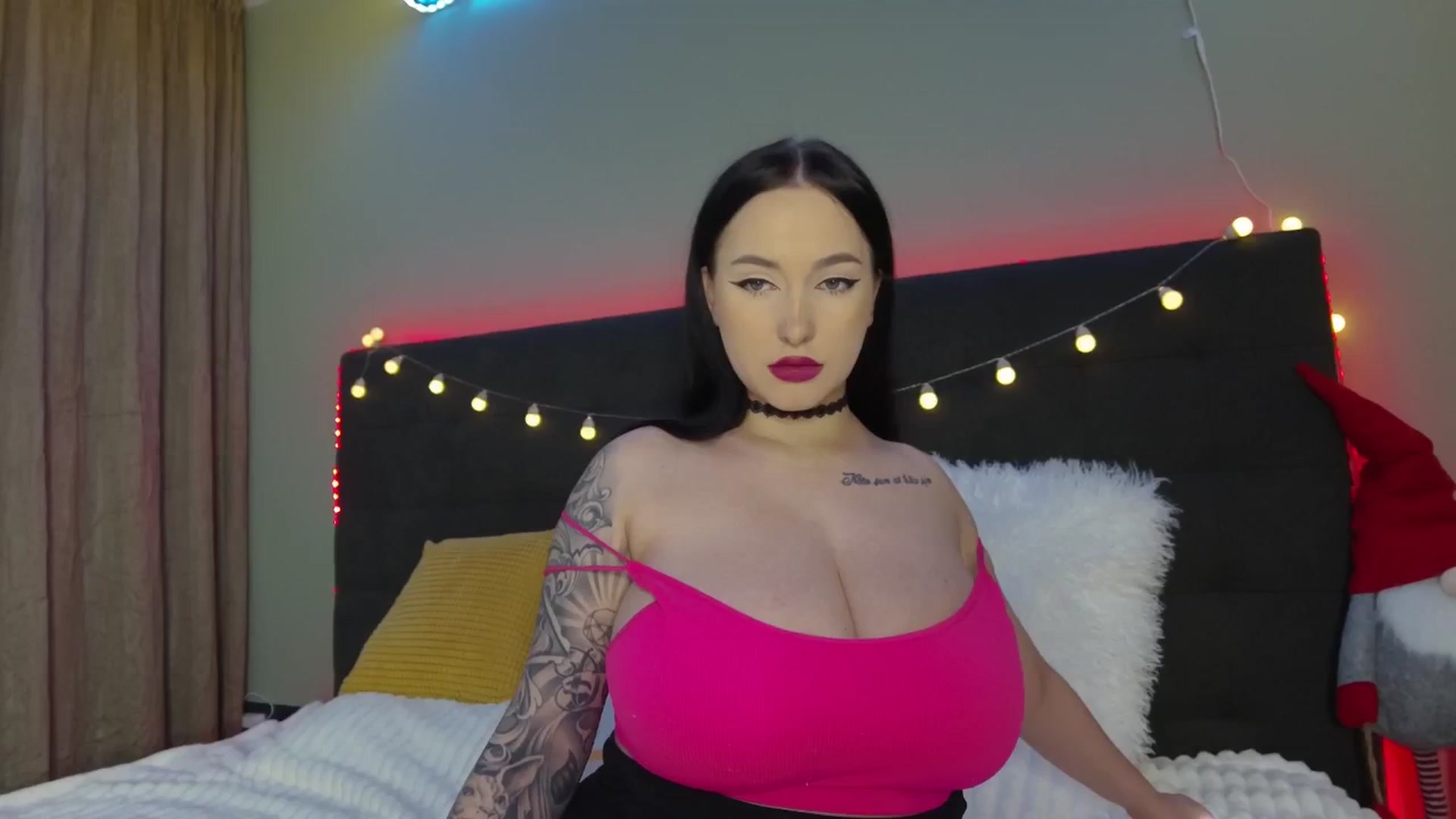 Gallery image thumbnail from Happy_Yulia's myfreecams stream on, 12/24/2025, 19:02 image 1 of 20