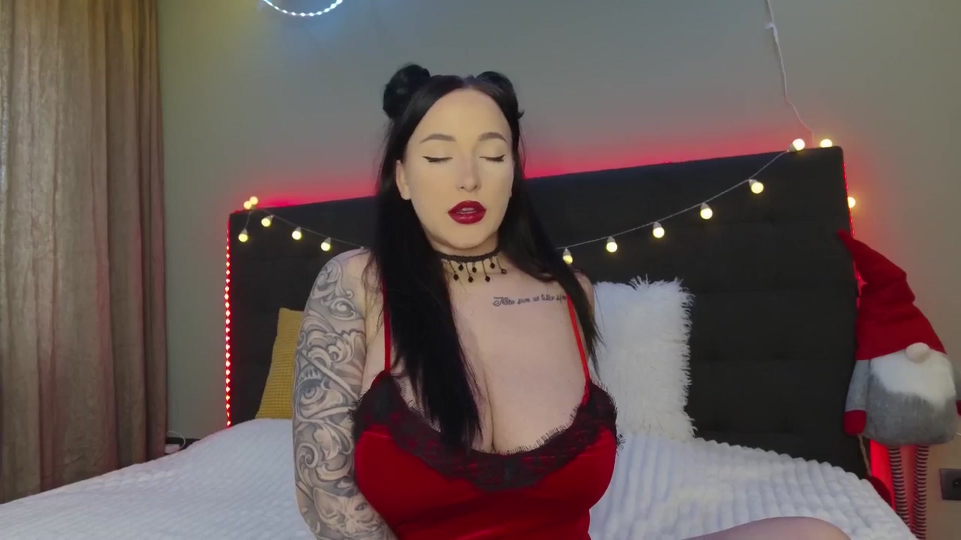 Gallery image thumbnail from Happy_Yulia's myfreecams stream on, 12/25/2025, 12:40 image 10 of 20