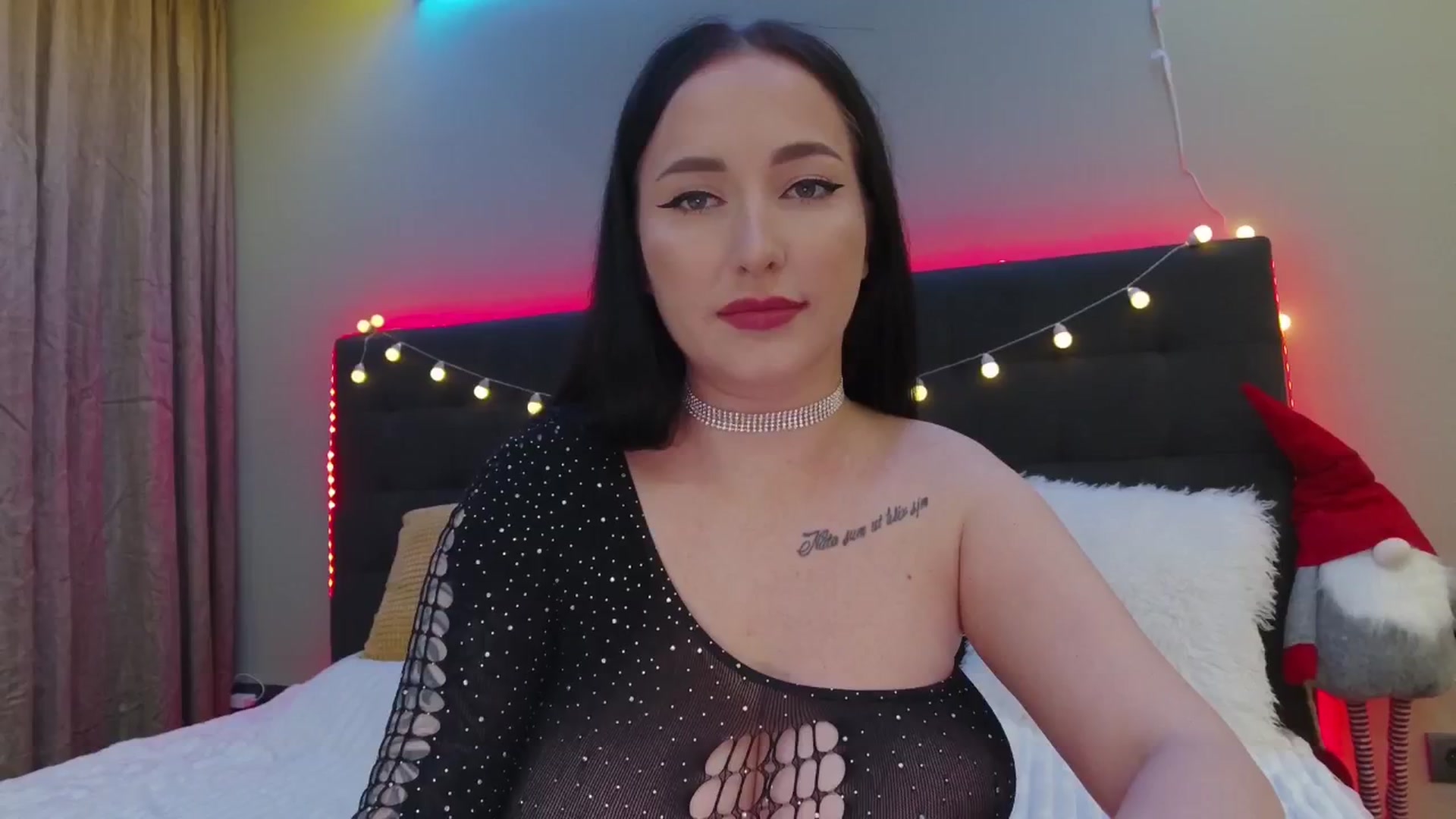 Gallery image thumbnail from Happy_Yulia's myfreecams stream on, 12/29/2025, 20:10 image 9 of 20