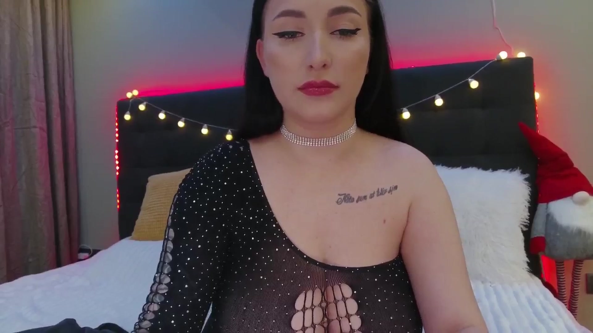 Gallery image thumbnail from Happy_Yulia's myfreecams stream on, 12/29/2025, 21:00 image 16 of 20