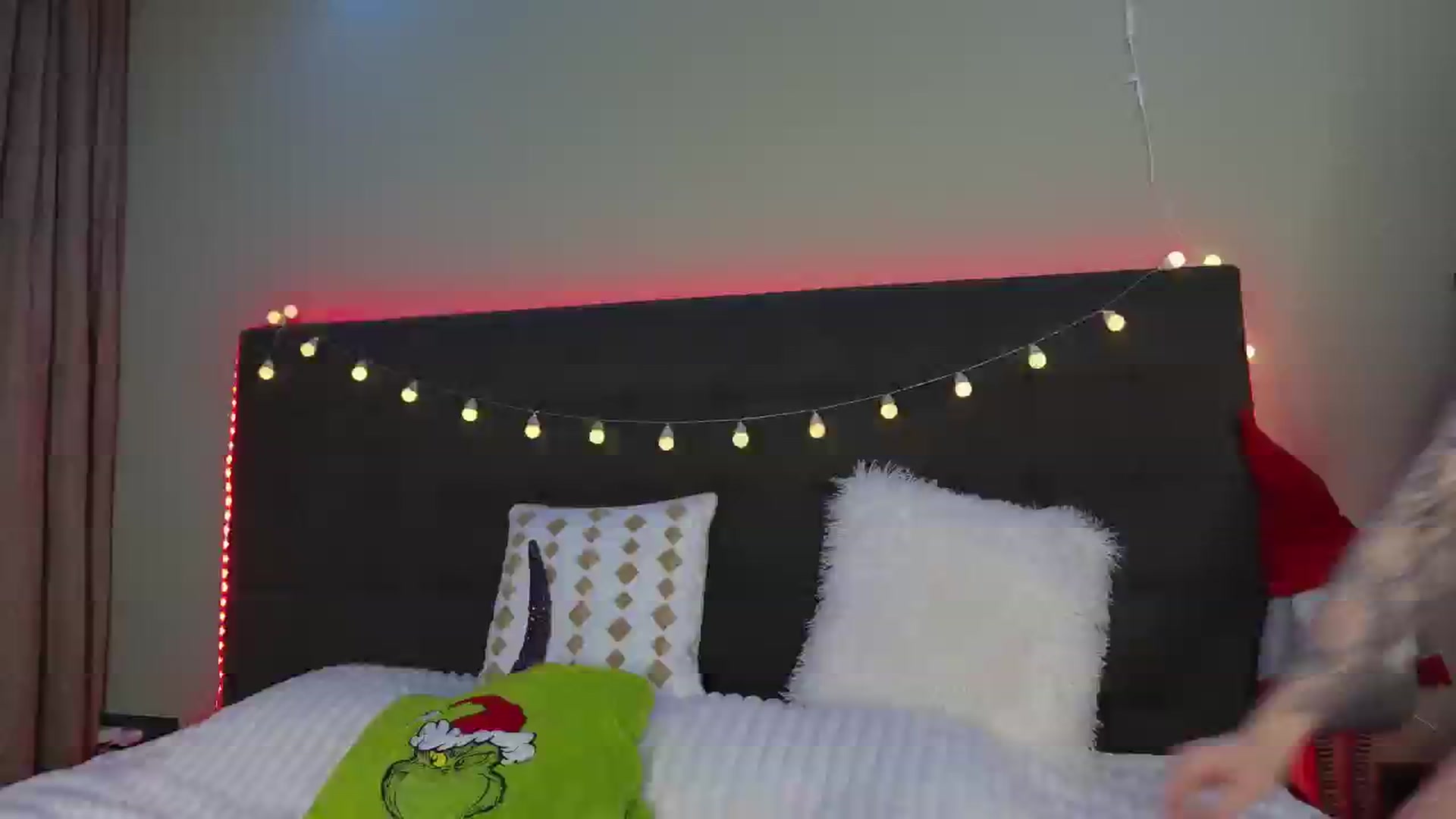 Gallery image thumbnail from Happy_Yulia's myfreecams stream on, 12/30/2025, 21:34 image 7 of 20