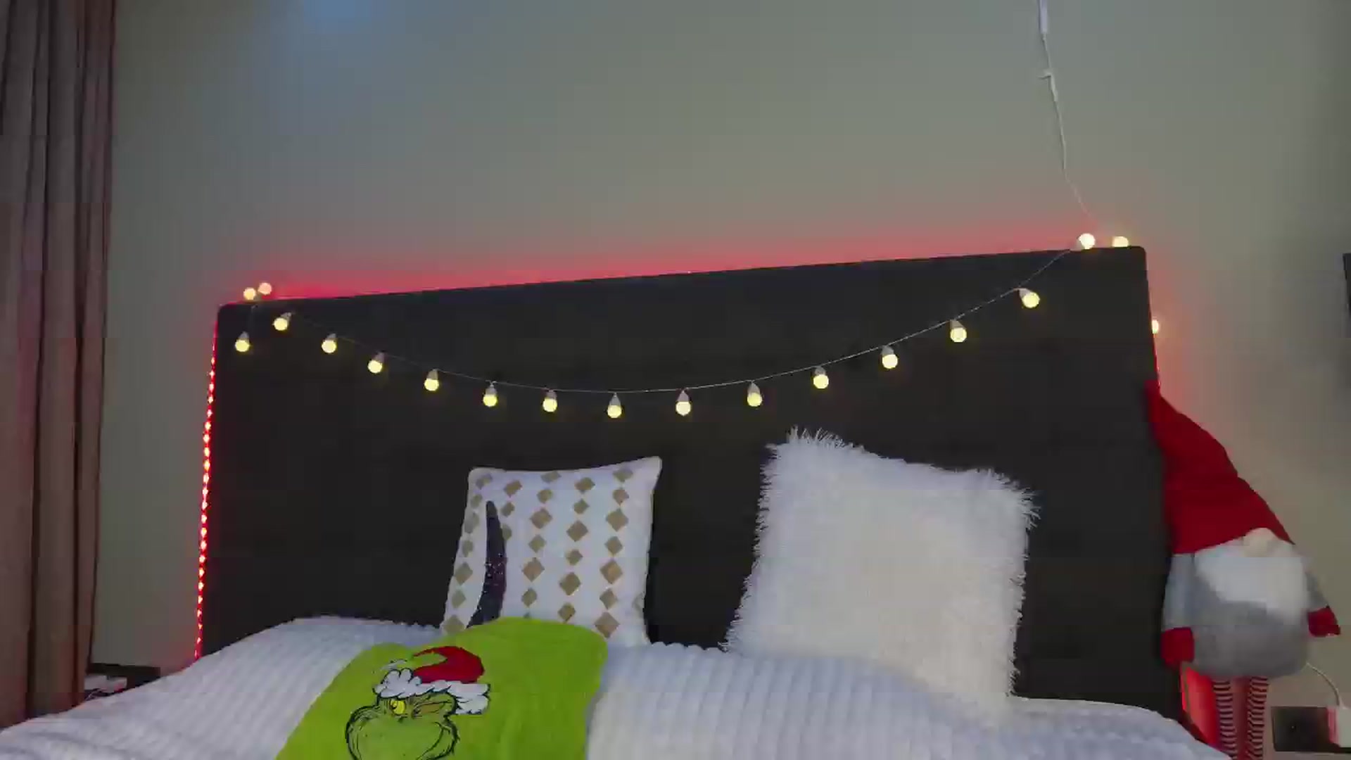 Gallery image thumbnail from Happy_Yulia's myfreecams stream on, 12/30/2025, 21:34 image 8 of 20