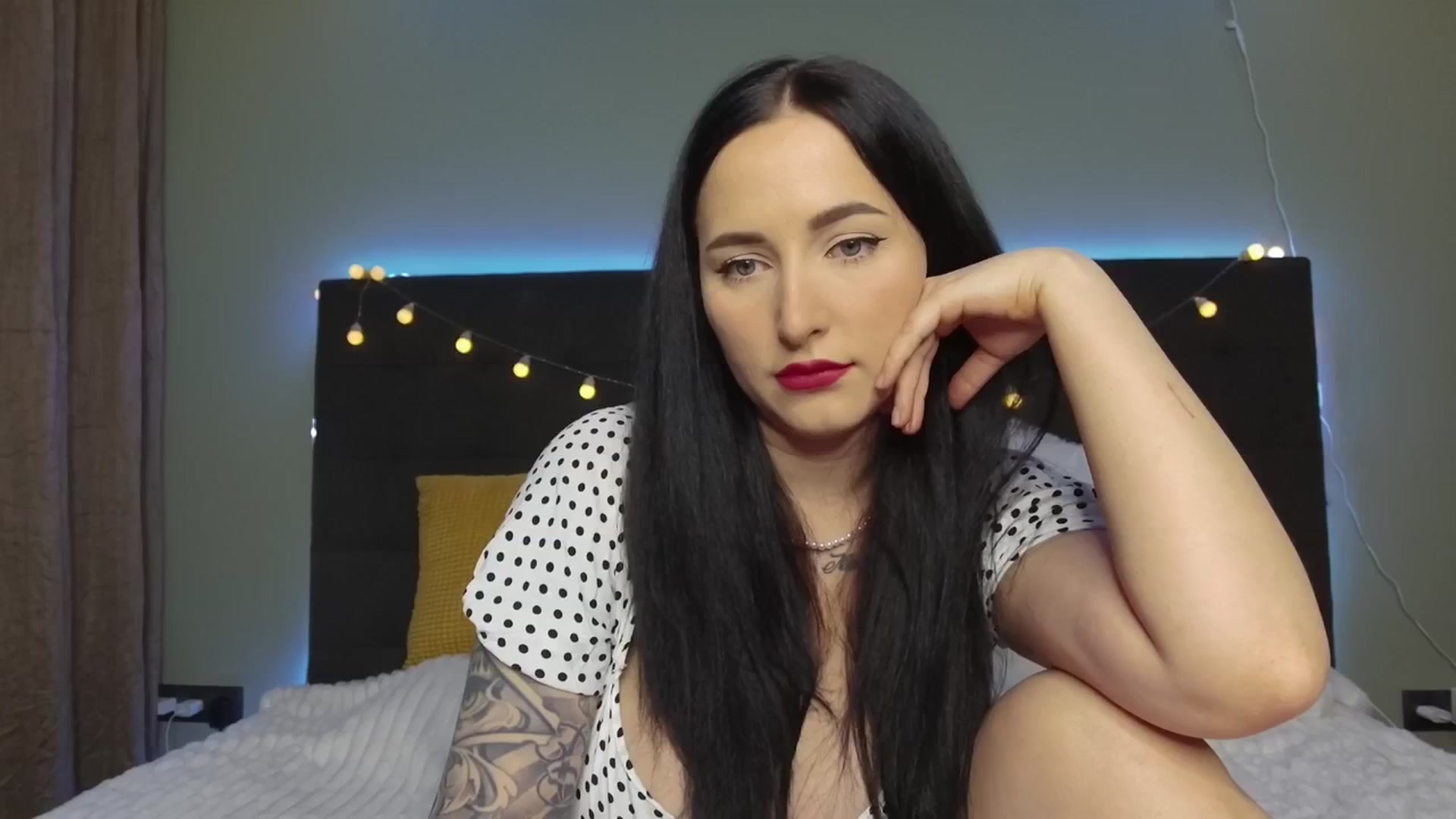 Gallery image thumbnail from Happy_Yulia's myfreecams stream on, 01/26/2026, 18:54 image 4 of 20