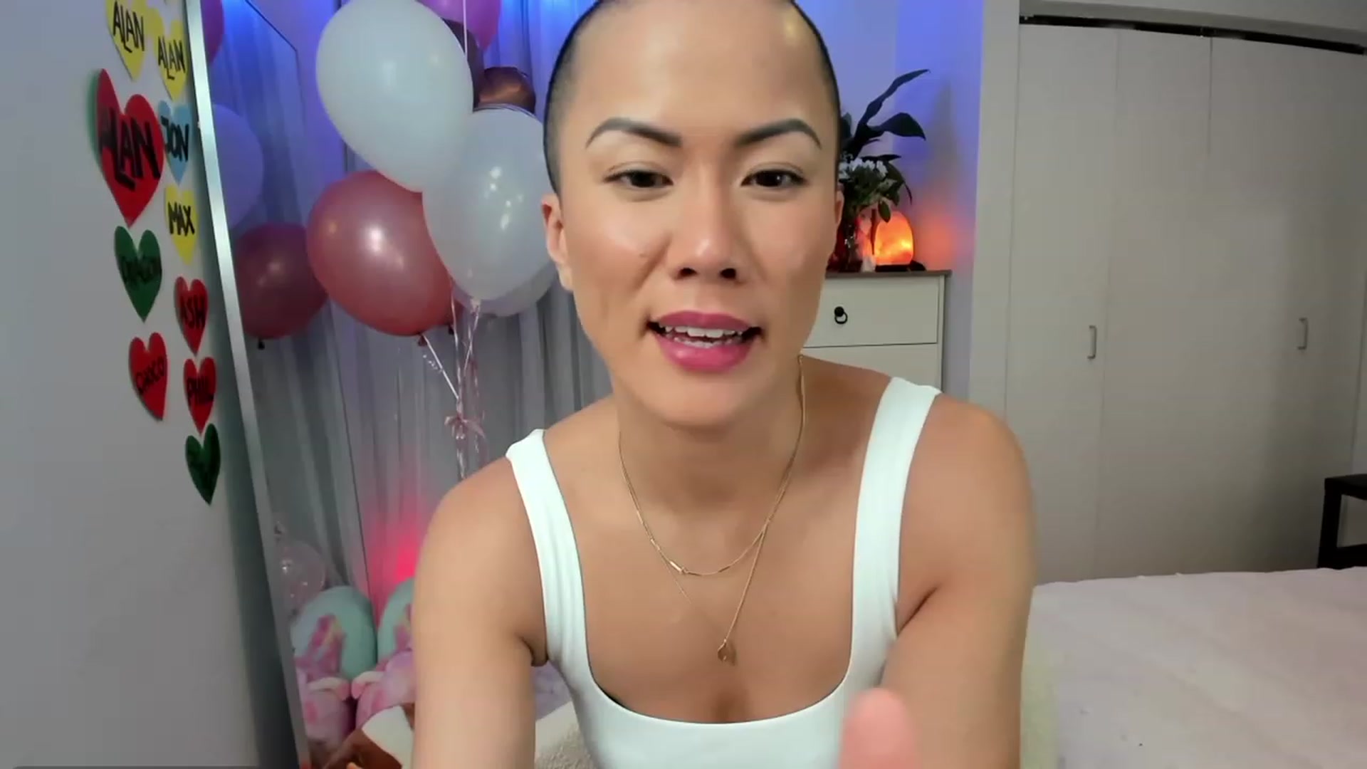 Gallery image thumbnail from HappysBDAY's myfreecams stream on, 03/04/2023, 24:05 image 3 of 20