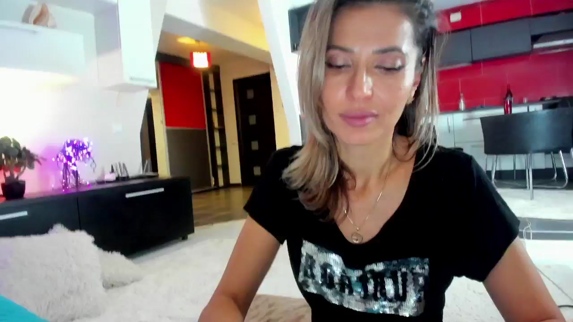 Gallery image thumbnail from HardXmasNips's myfreecams stream on, 12/14/2024, 05:05 image 1 of 20