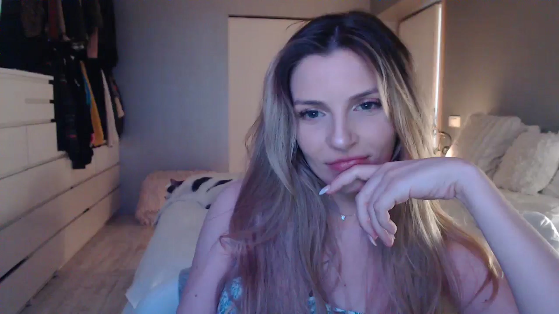 Gallery image thumbnail from Hard_2_Please's myfreecams stream on, 03/21/2025, 08:07 image 9 of 20