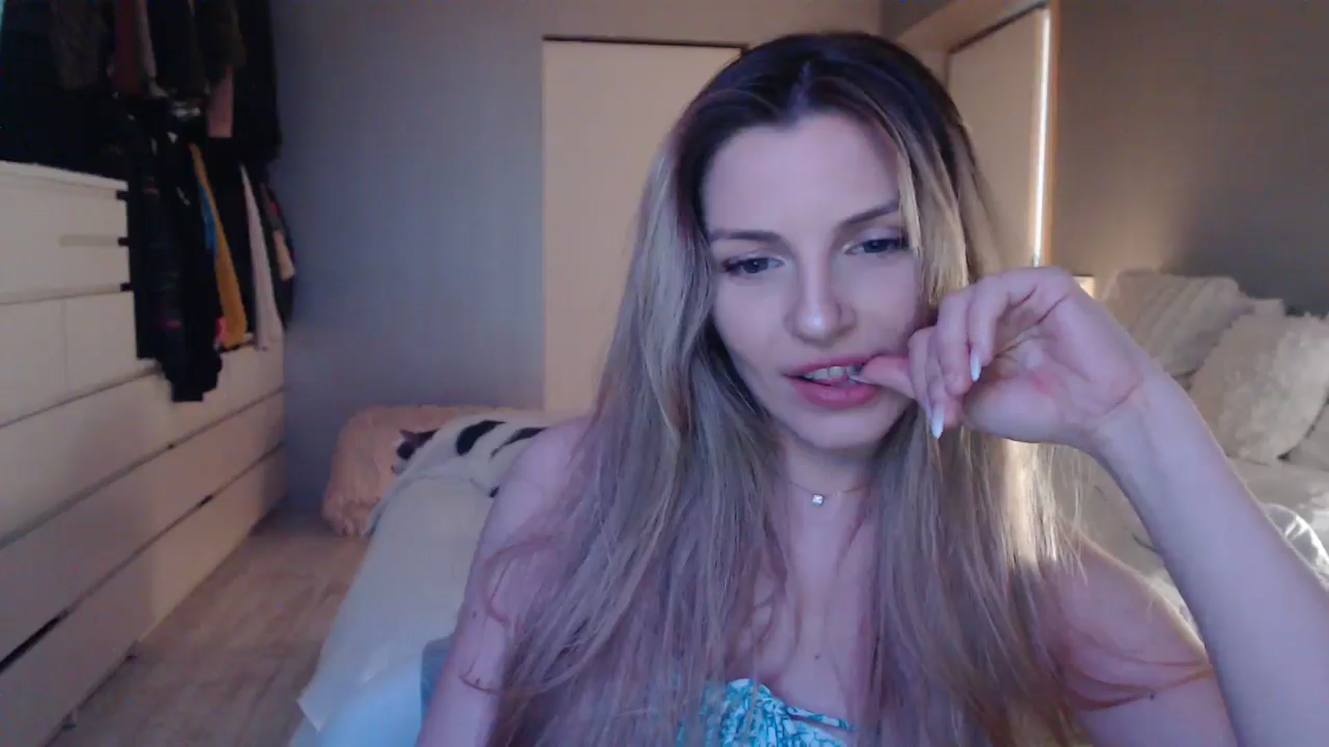 Gallery image thumbnail from Hard_2_Please's myfreecams stream on, 03/21/2025, 08:07 image 8 of 20