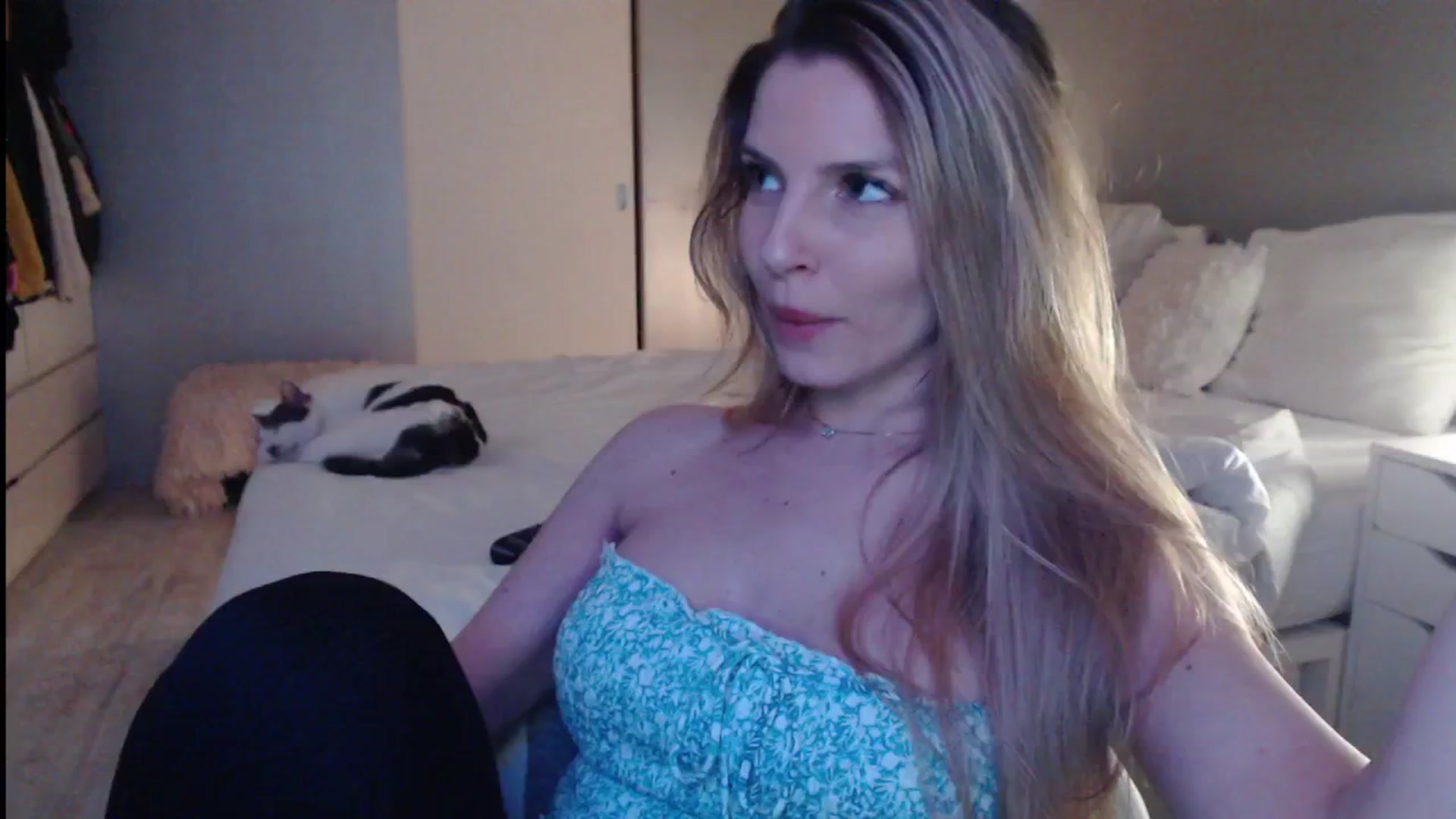 Gallery image thumbnail from Hard_2_Please's myfreecams stream on, 03/21/2025, 10:25 image 9 of 20