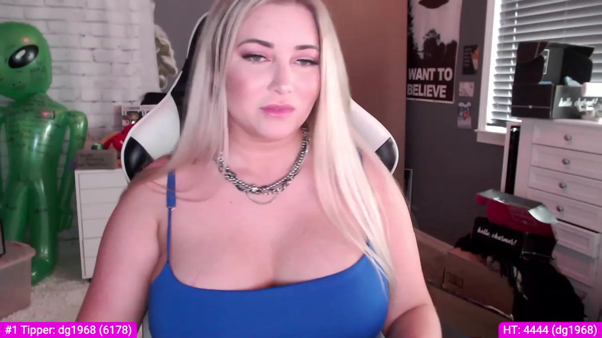 Gallery image thumbnail from Harli_Lotts's myfreecams stream on, 03/07/2023, 19:17 image 12 of 20