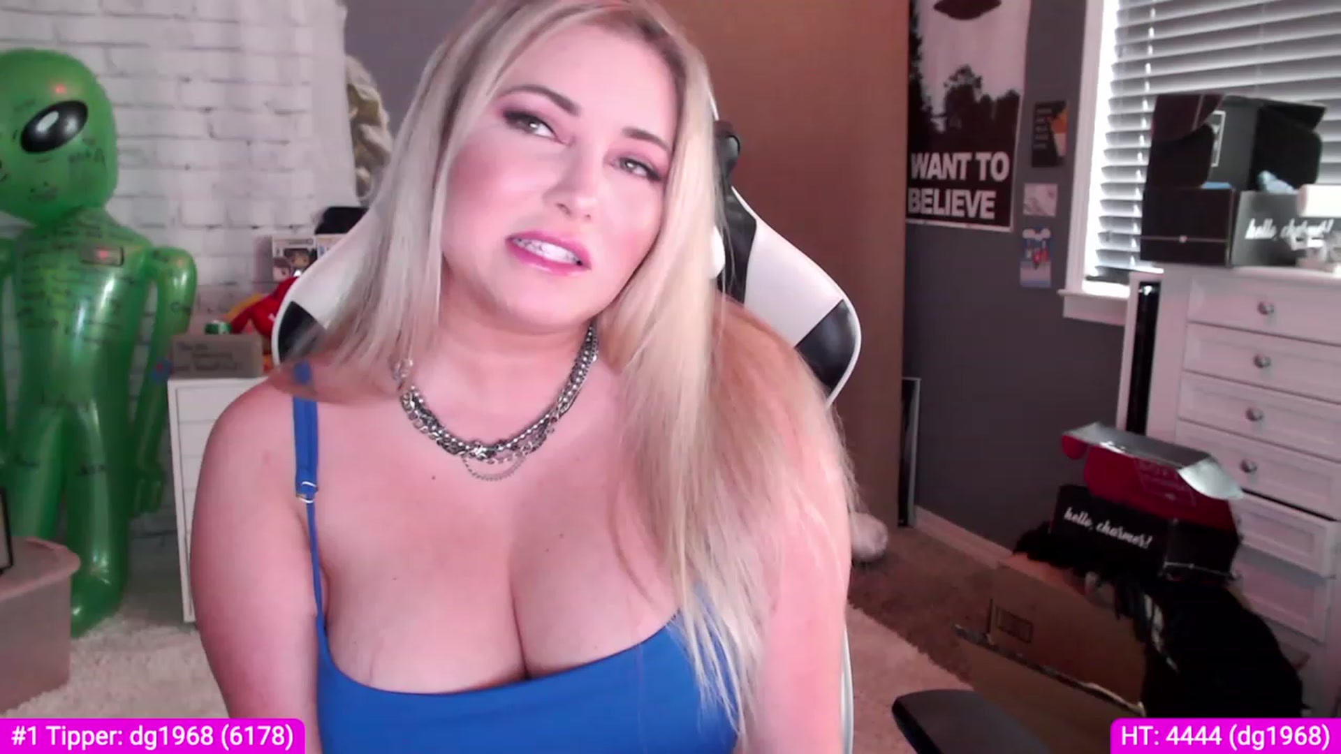 Gallery image thumbnail from Harli_Lotts's myfreecams stream on, 03/07/2023, 19:17 image 3 of 20