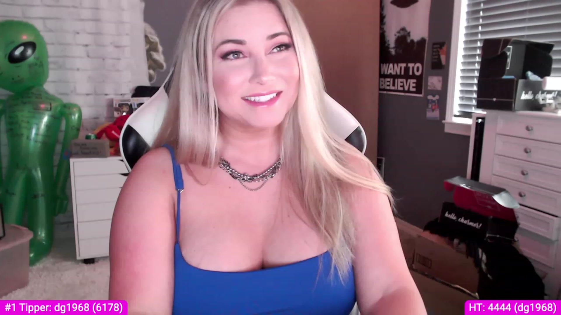 Gallery image thumbnail from Harli_Lotts's myfreecams stream on, 03/07/2023, 19:17 image 9 of 20