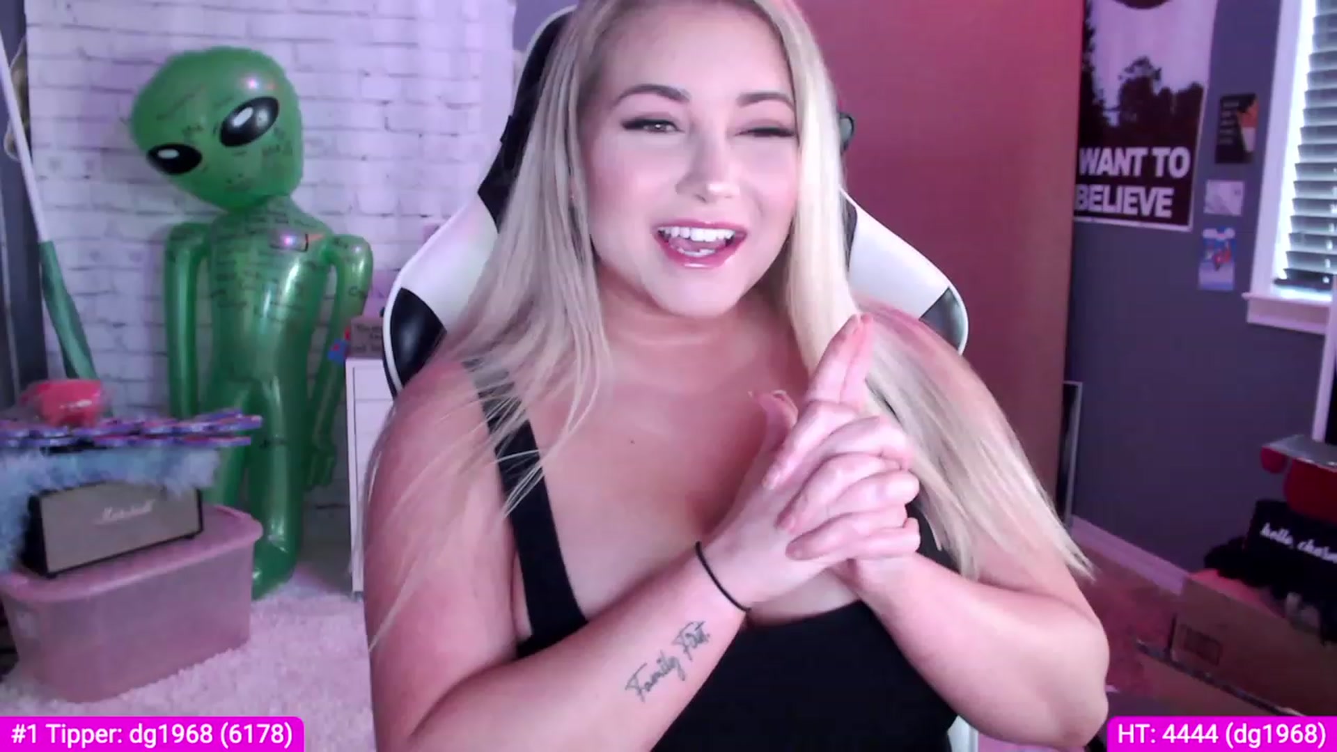 Gallery image thumbnail from Harli_Lotts's myfreecams stream on, 03/08/2023, 19:18 image 1 of 20
