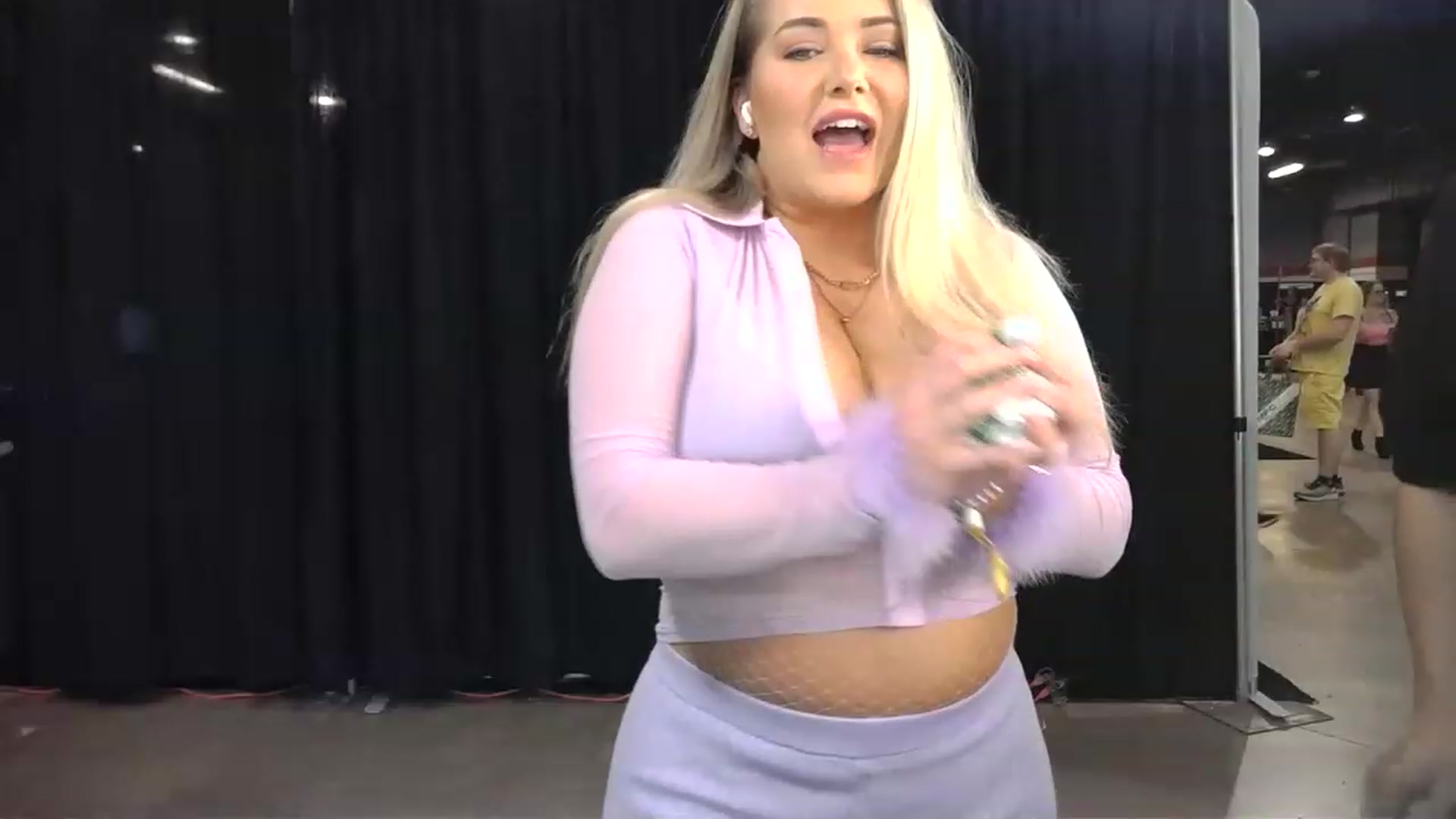 Gallery image thumbnail from Harli_Lotts's myfreecams stream on, 04/22/2023, 24:01 image 3 of 20