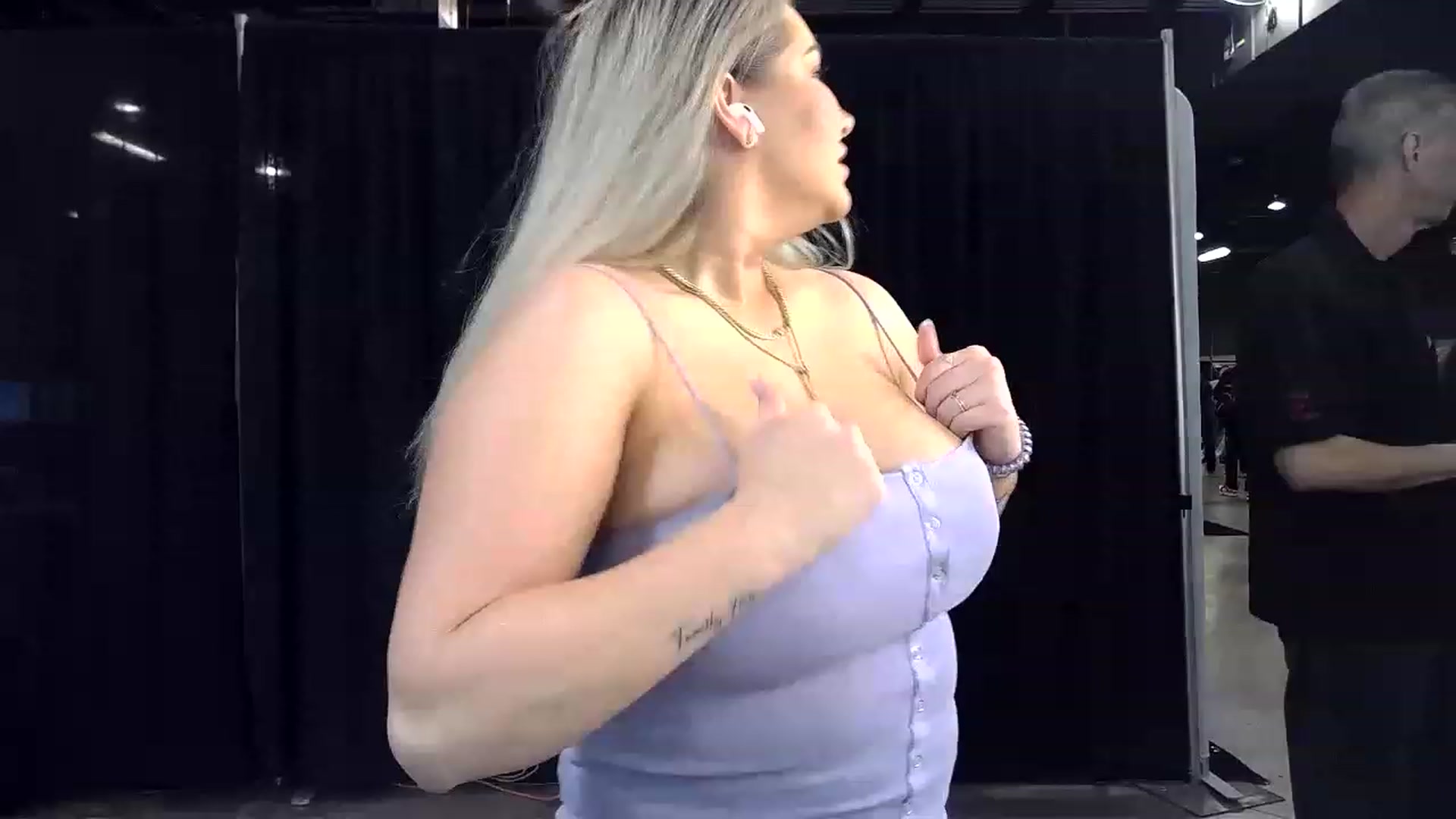 Gallery image thumbnail from Harli_Lotts's myfreecams stream on, 04/22/2023, 01:14 image 9 of 20