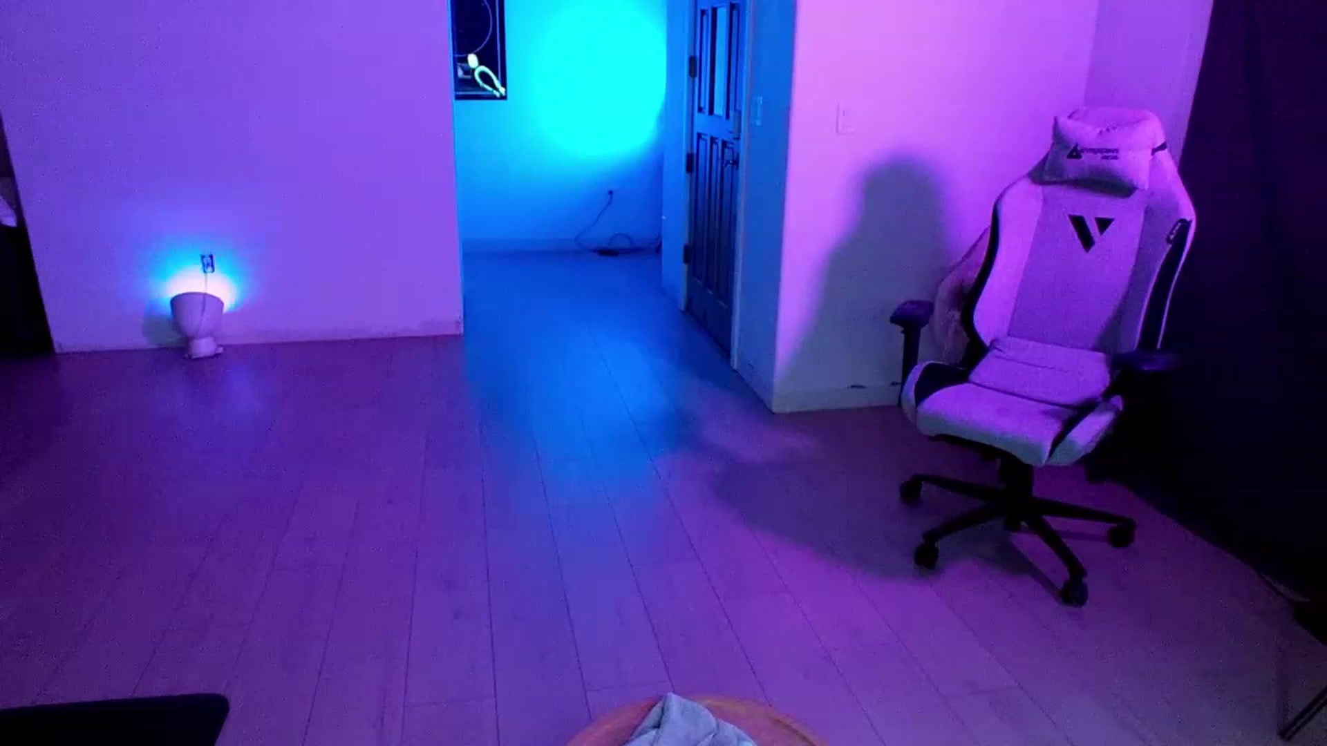 Gallery image thumbnail from HarloweBlue's myfreecams stream on, 01/31/2023, 02:20 image 14 of 20