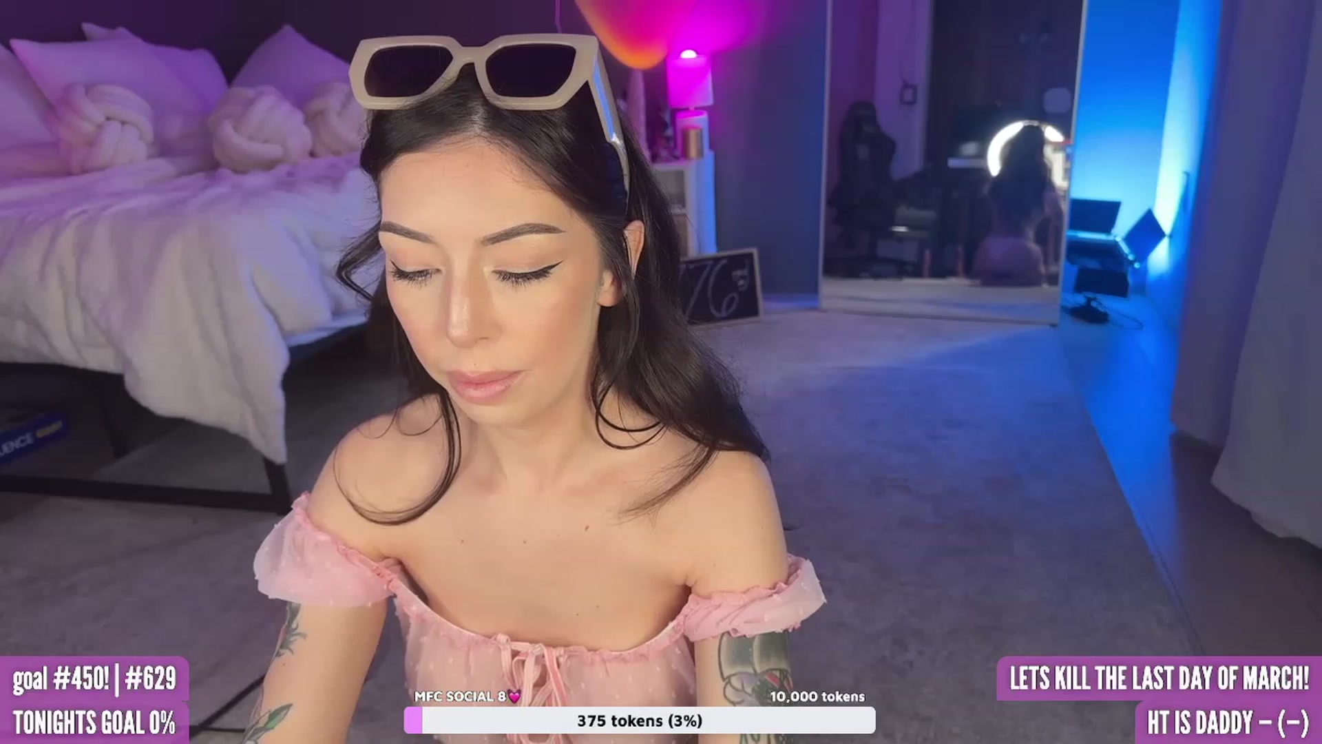 Gallery image thumbnail from HarloweBlue's myfreecams stream on, 04/01/2023, 01:07 image 1 of 20