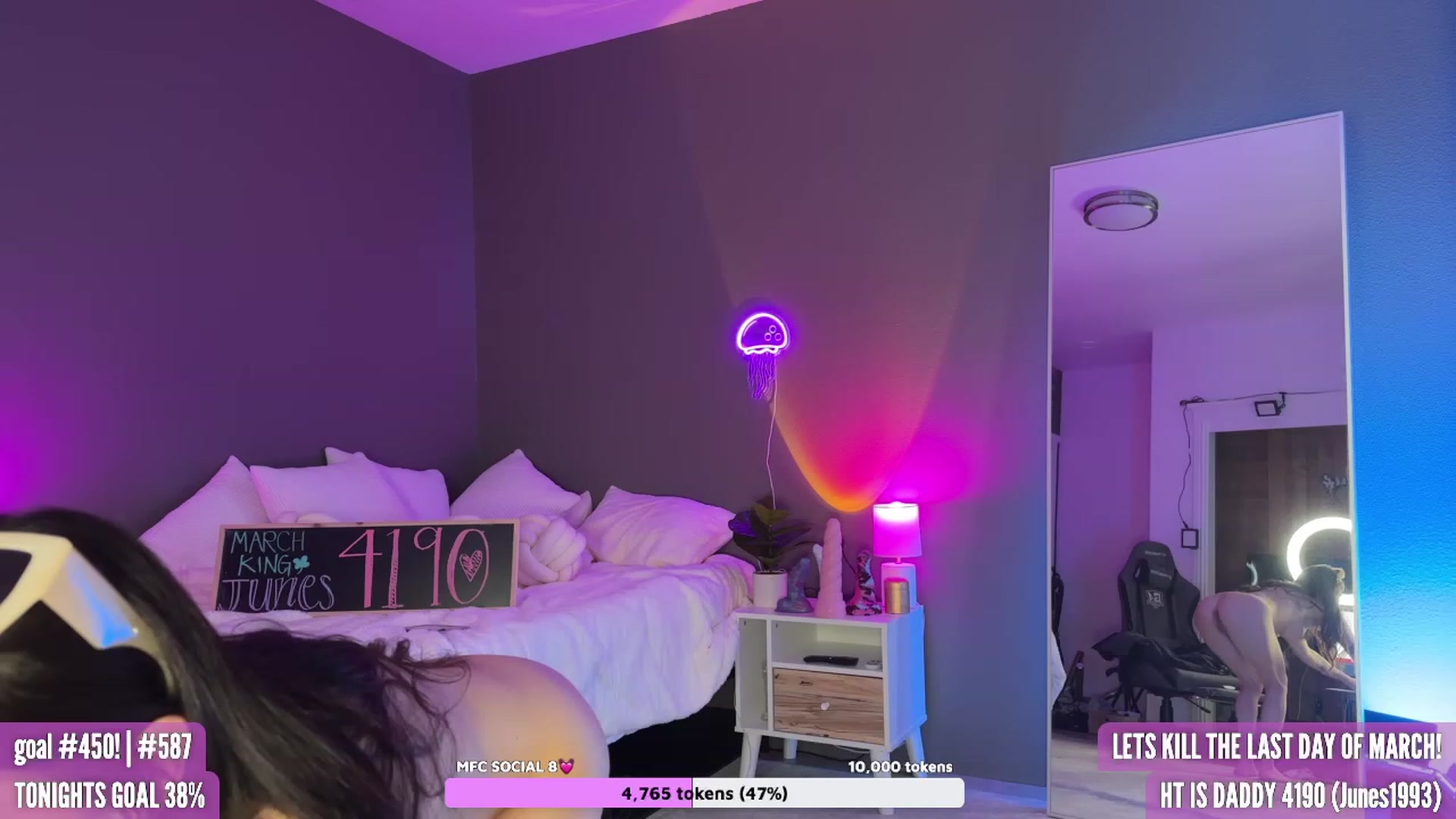 Gallery image thumbnail from HarloweBlue's myfreecams stream on, 04/01/2023, 01:07 image 10 of 20