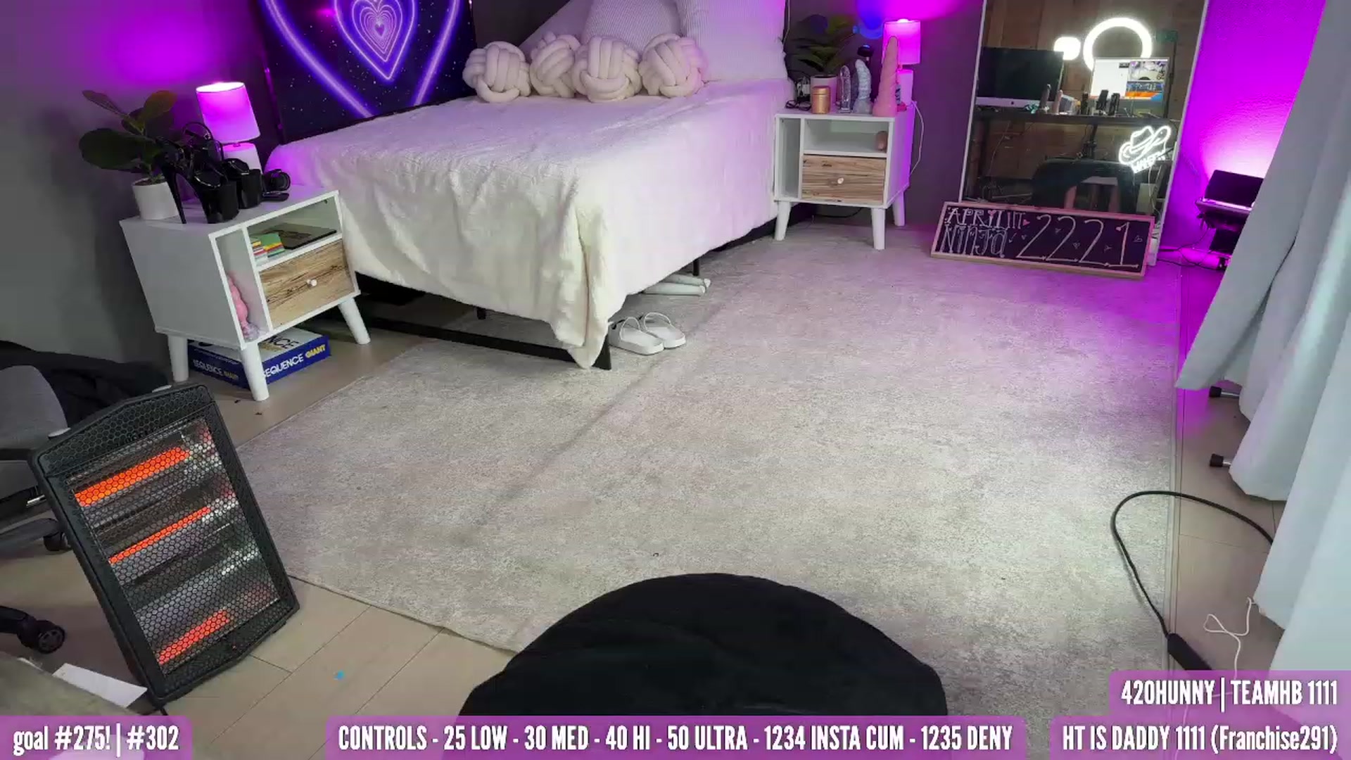 Gallery image thumbnail from HarloweBlue's myfreecams stream on, 04/20/2023, 02:42 image 11 of 20