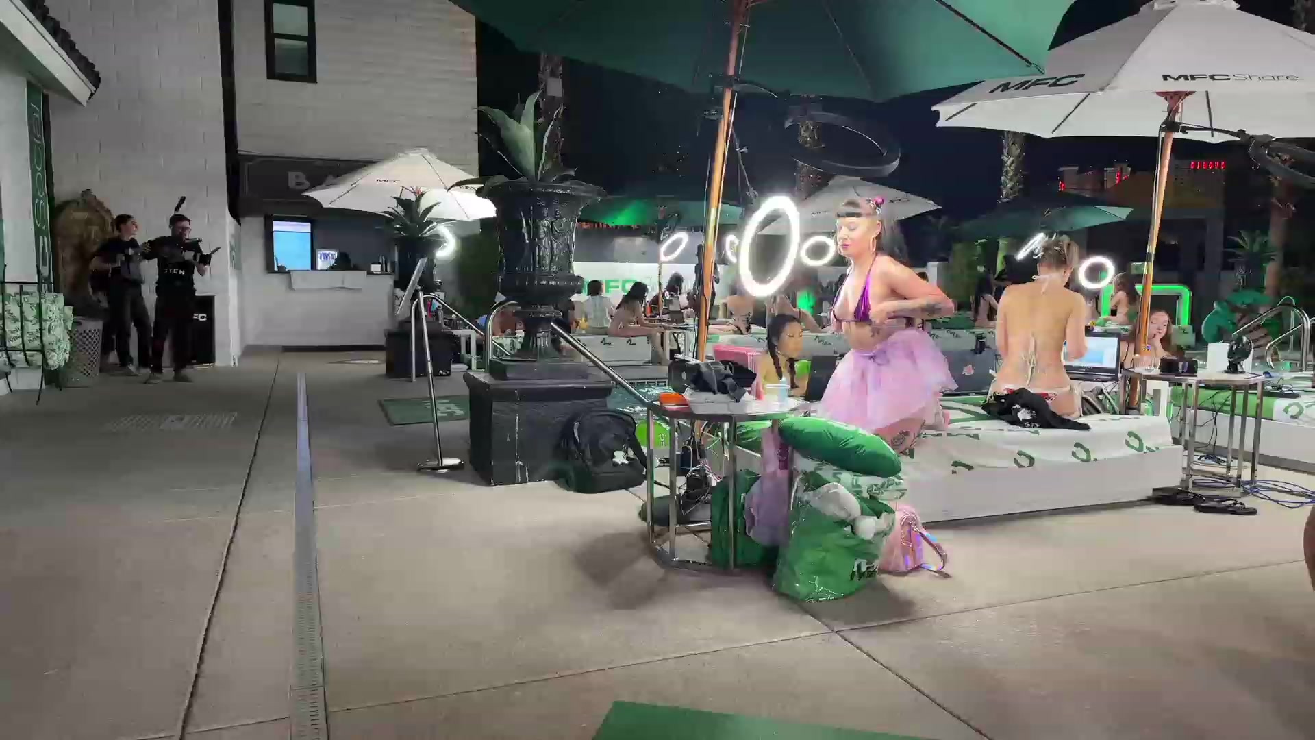 Gallery image thumbnail from HarloweBlue's myfreecams stream on, 05/23/2023, 04:06 image 7 of 20