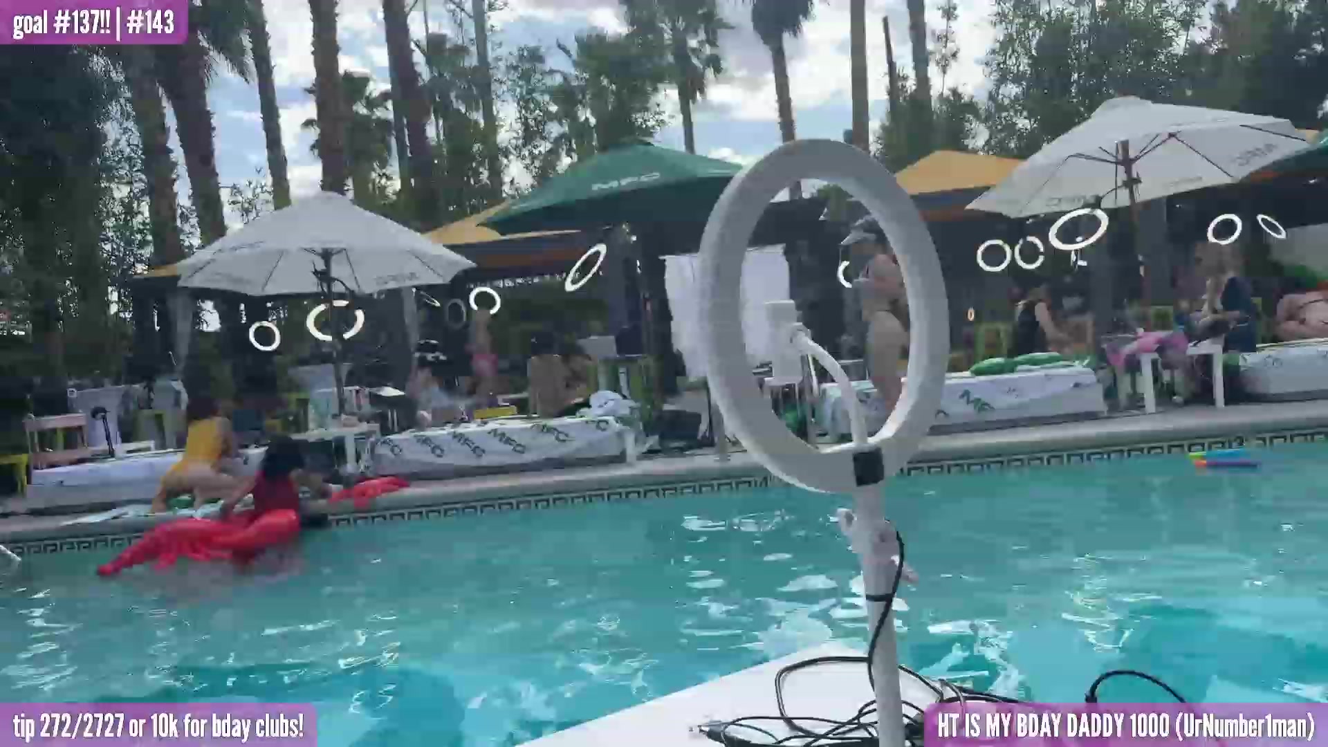 Gallery image thumbnail from HarloweBlue's myfreecams stream on, 05/24/2023, 24:03 image 3 of 20