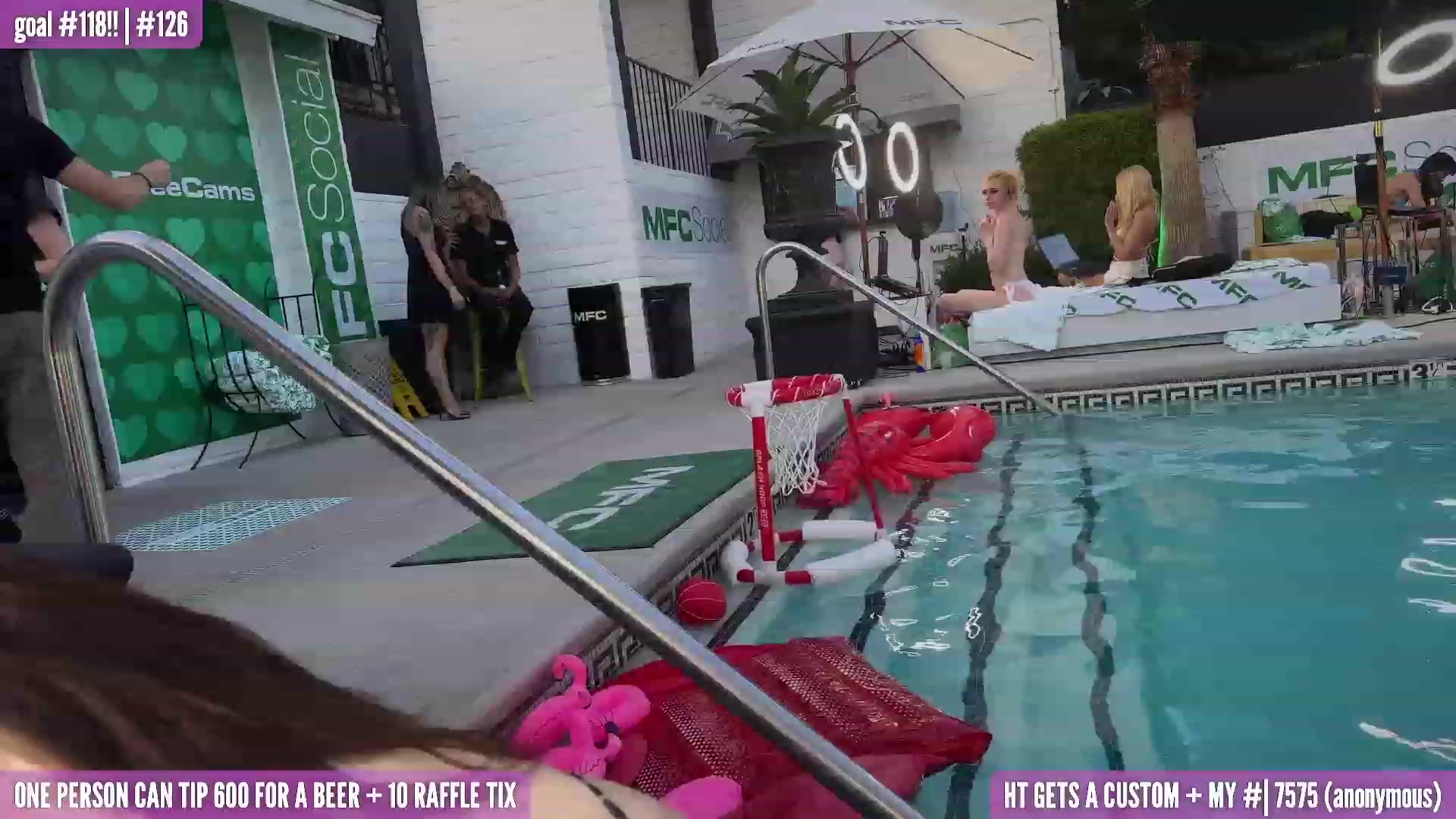 Gallery image thumbnail from HarloweBlue's myfreecams stream on, 05/24/2023, 02:49 image 17 of 20