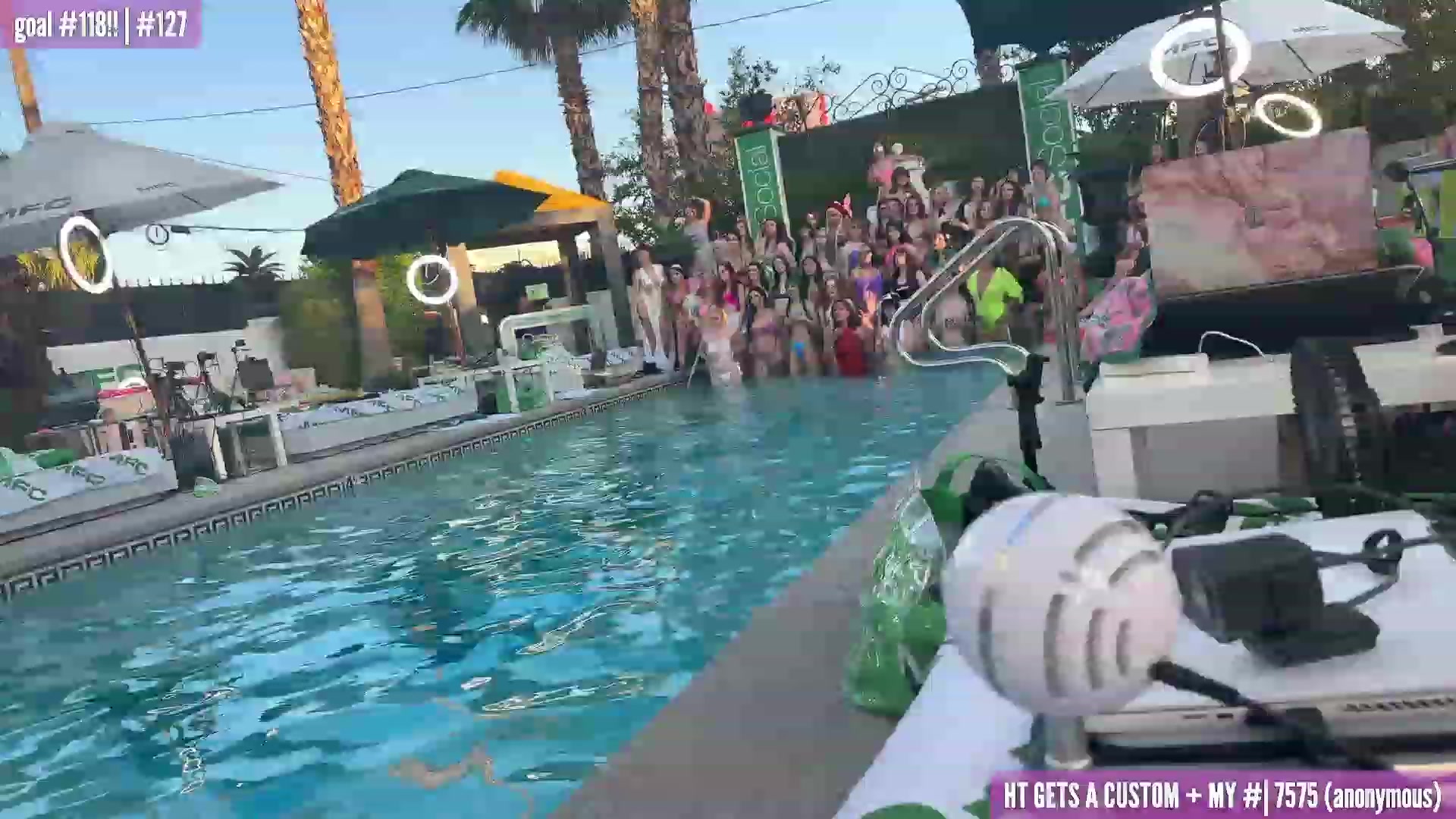Gallery image thumbnail from HarloweBlue's myfreecams stream on, 05/24/2023, 02:49 image 7 of 20