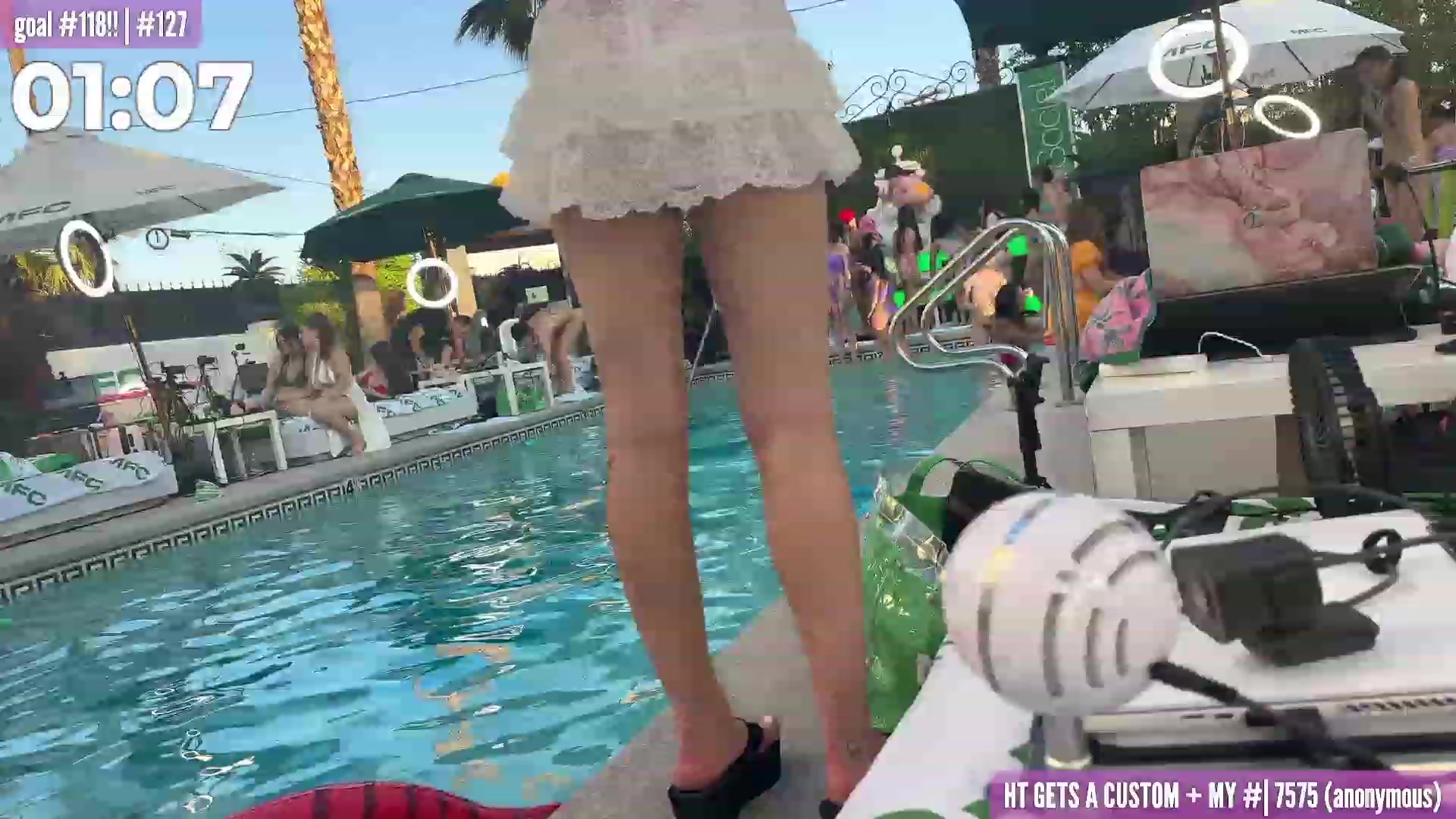 Gallery image thumbnail from HarloweBlue's myfreecams stream on, 05/24/2023, 02:49 image 6 of 20