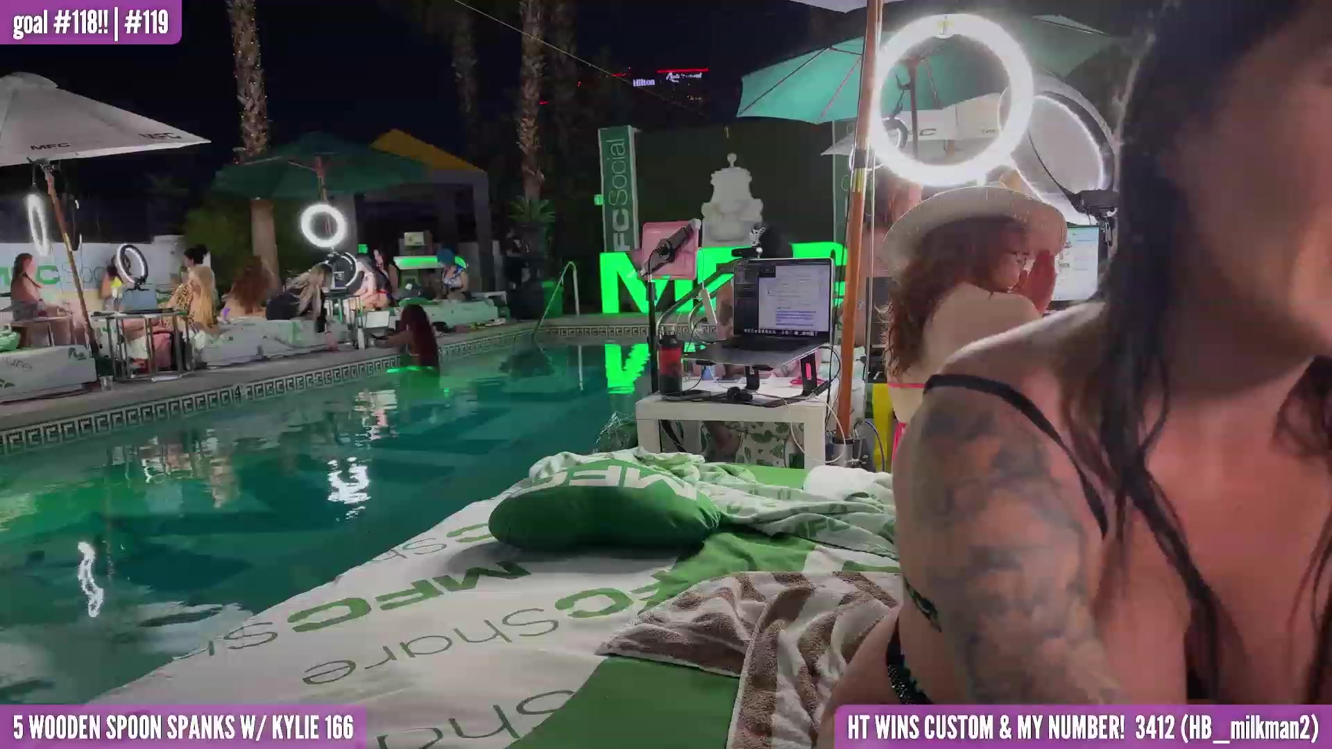 Gallery image thumbnail from HarloweBlue's myfreecams stream on, 05/25/2023, 03:38 image 10 of 20