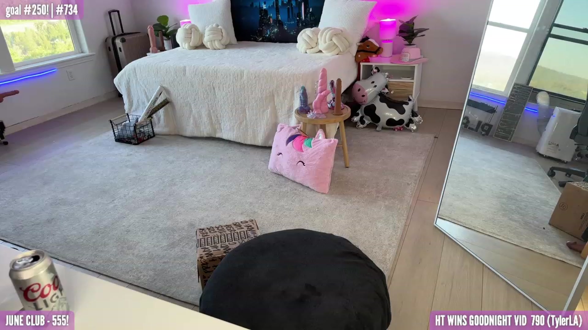 Gallery image thumbnail from HarloweXo's myfreecams stream on, 06/03/2023, 02:59 image 10 of 20