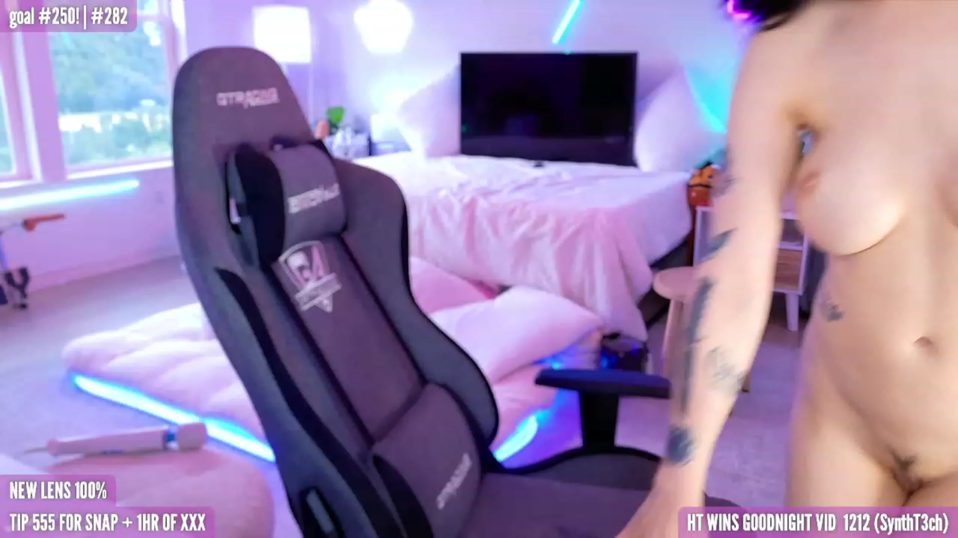 Gallery image thumbnail from HarloweXo's myfreecams stream on, 06/23/2023, 02:46 image 18 of 20
