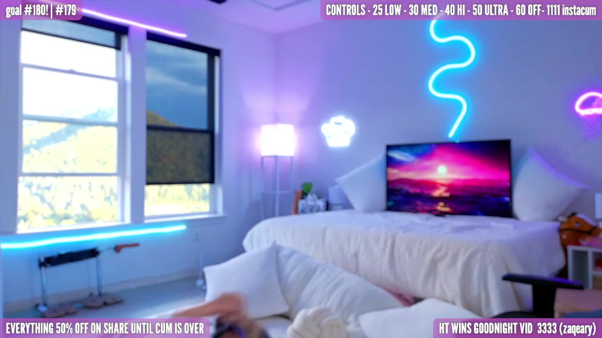 Gallery image thumbnail from HarloweXo's myfreecams stream on, 06/24/2023, 04:17 image 10 of 20