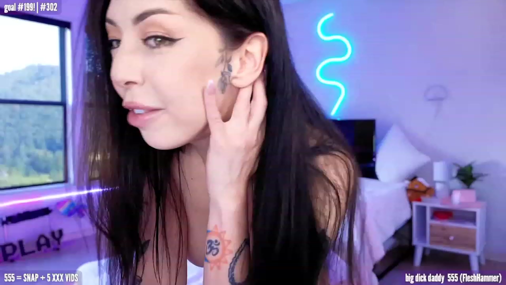 Gallery image thumbnail from HarloweXo's myfreecams stream on, 07/06/2023, 02:05 image 9 of 20