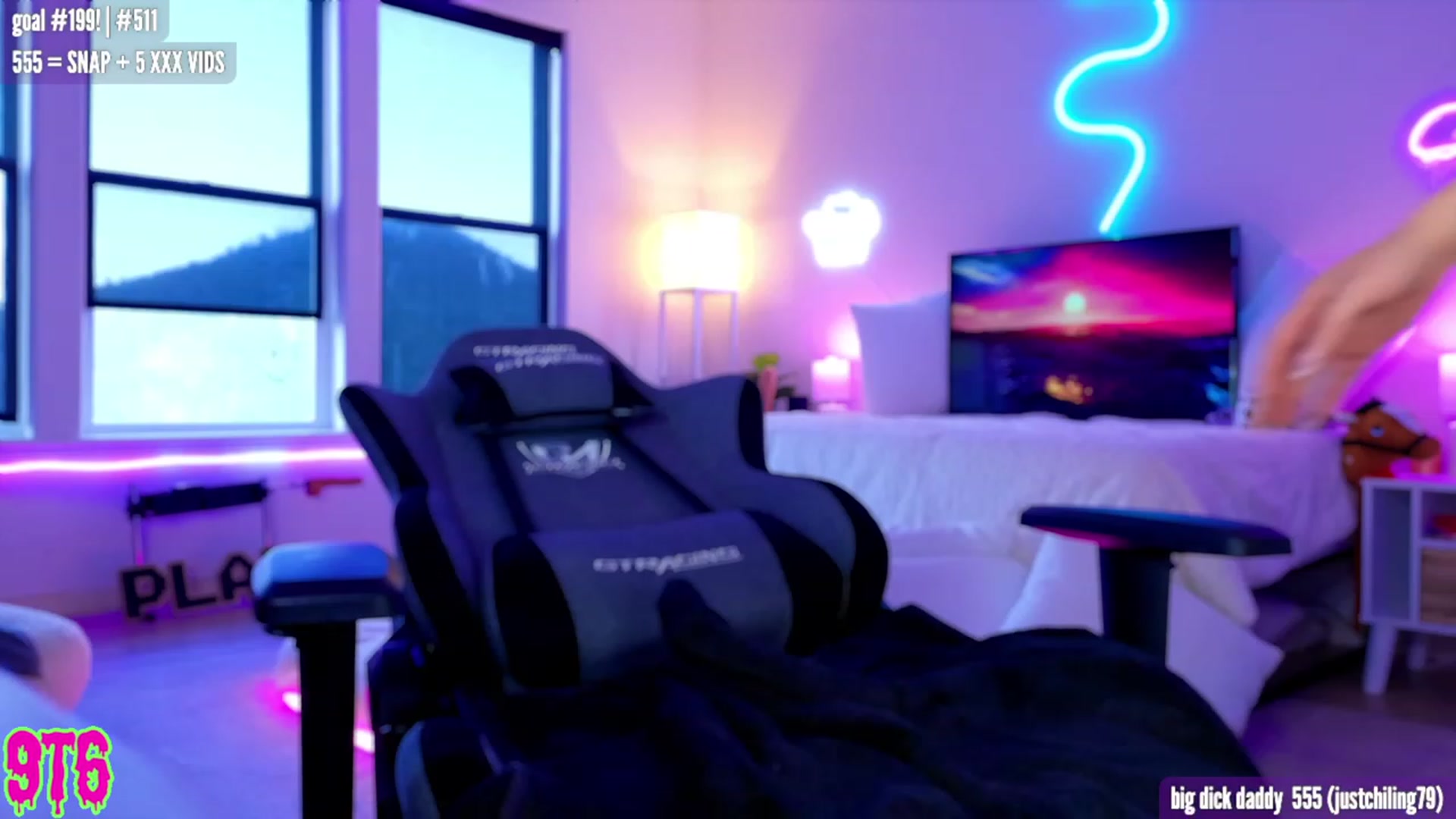 Gallery image thumbnail from HarloweXo's myfreecams stream on, 07/13/2023, 02:18 image 7 of 20