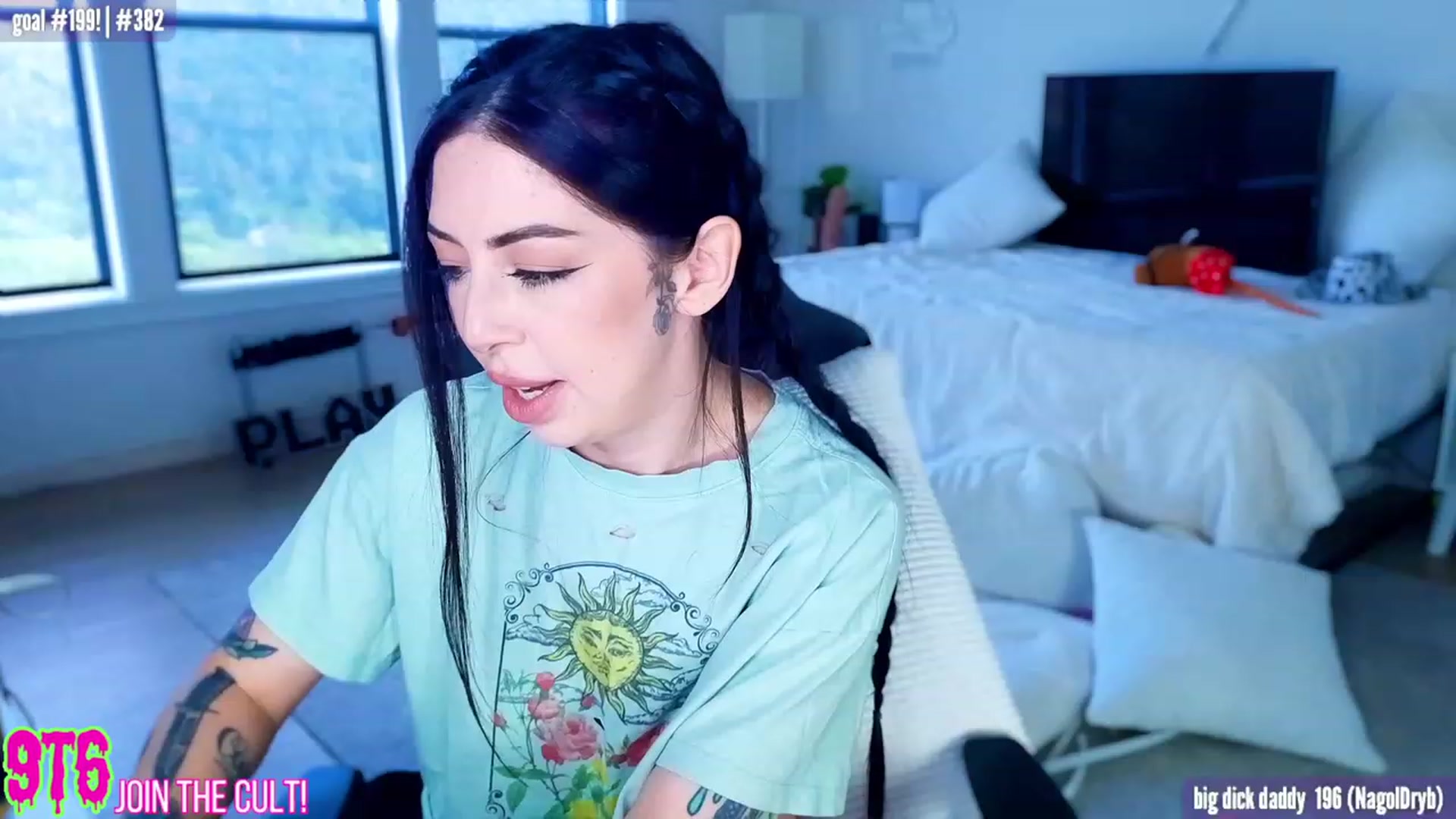 Gallery image thumbnail from HarloweXo's myfreecams stream on, 07/16/2023, 01:26 image 10 of 20