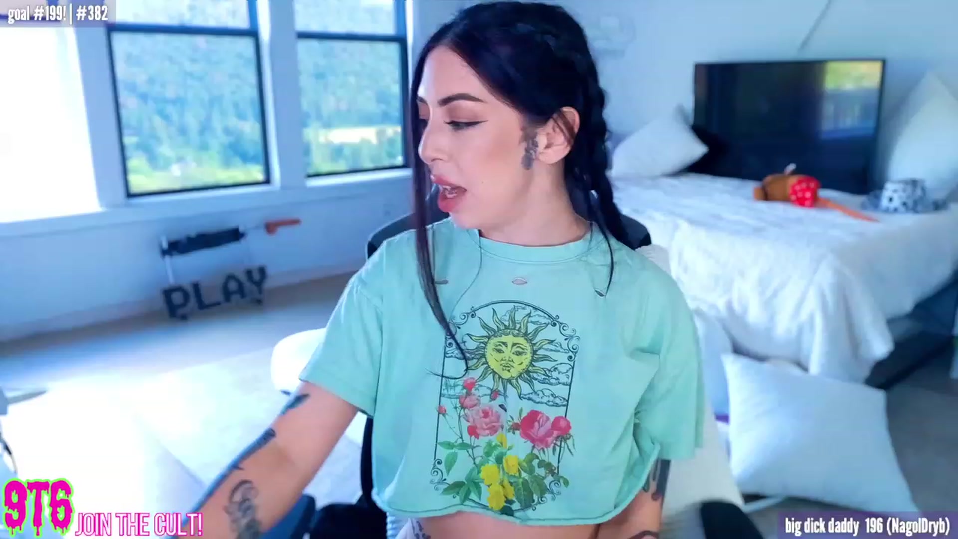 Gallery image thumbnail from HarloweXo's myfreecams stream on, 07/16/2023, 01:26 image 15 of 20