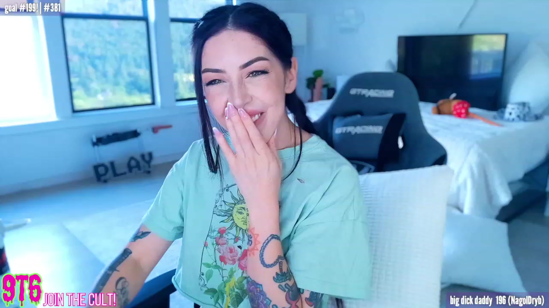 Gallery image thumbnail from HarloweXo's myfreecams stream on, 07/16/2023, 01:36 image 5 of 20