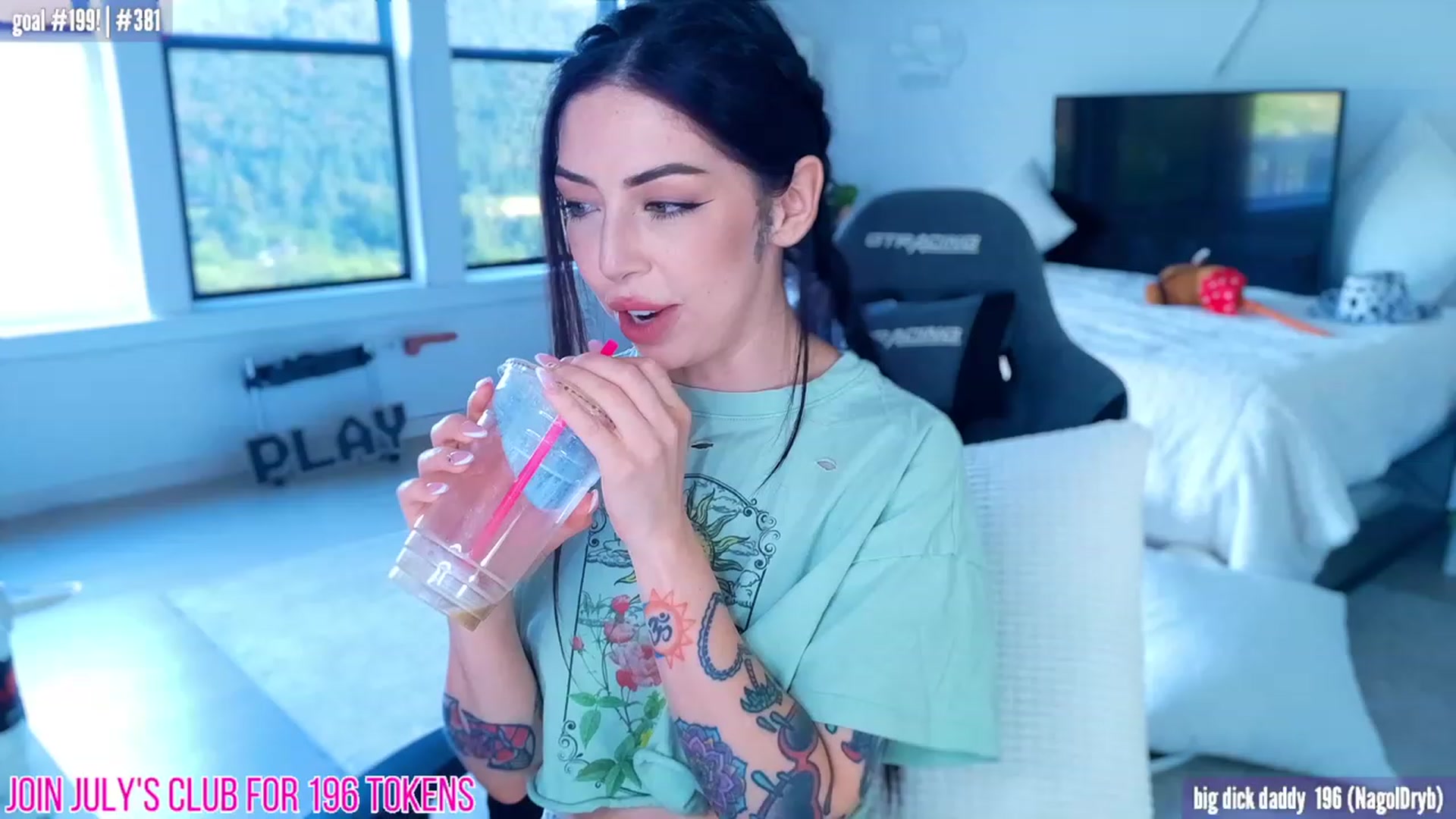 Gallery image thumbnail from HarloweXo's myfreecams stream on, 07/16/2023, 01:36 image 4 of 20