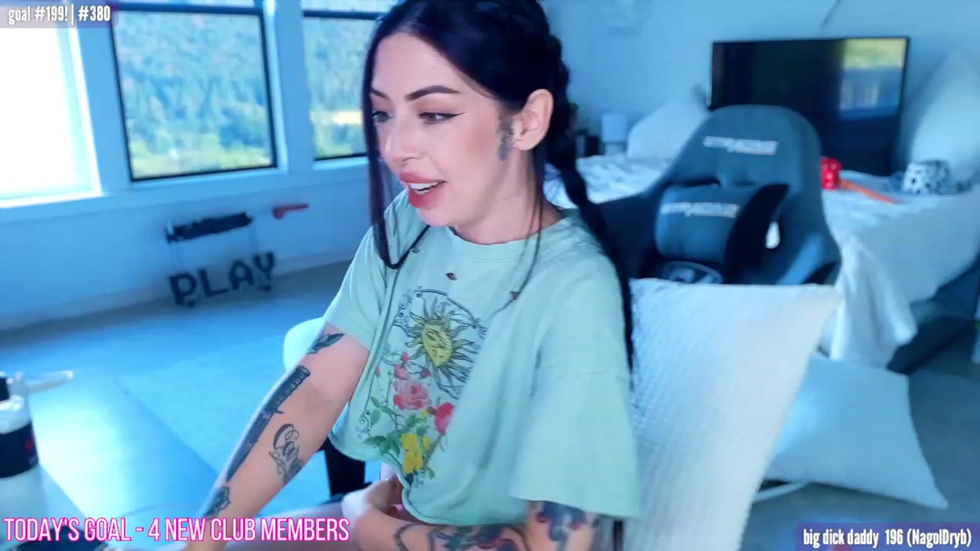 Gallery image thumbnail from HarloweXo's myfreecams stream on, 07/16/2023, 02:04 image 3 of 20