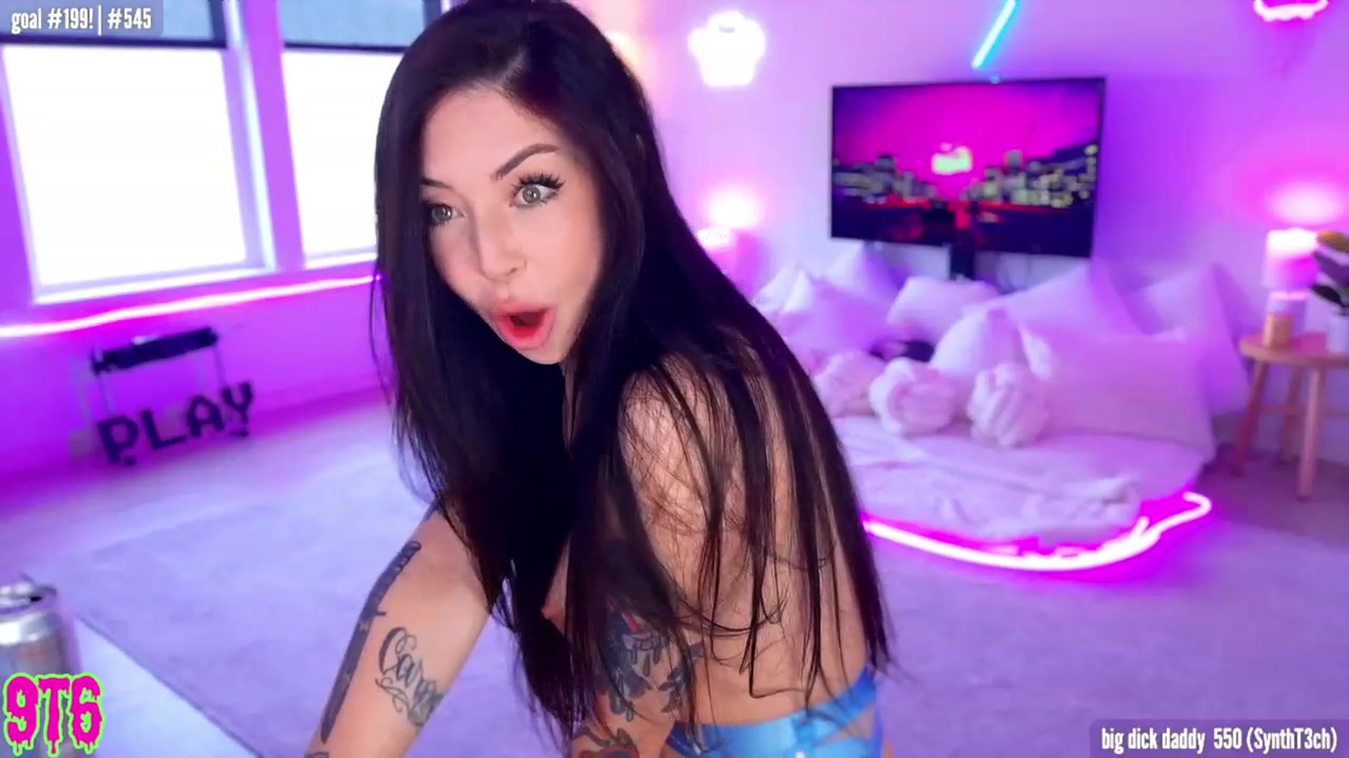 Gallery image thumbnail from HarloweXo's myfreecams stream on, 07/25/2023, 24:50 image 19 of 20