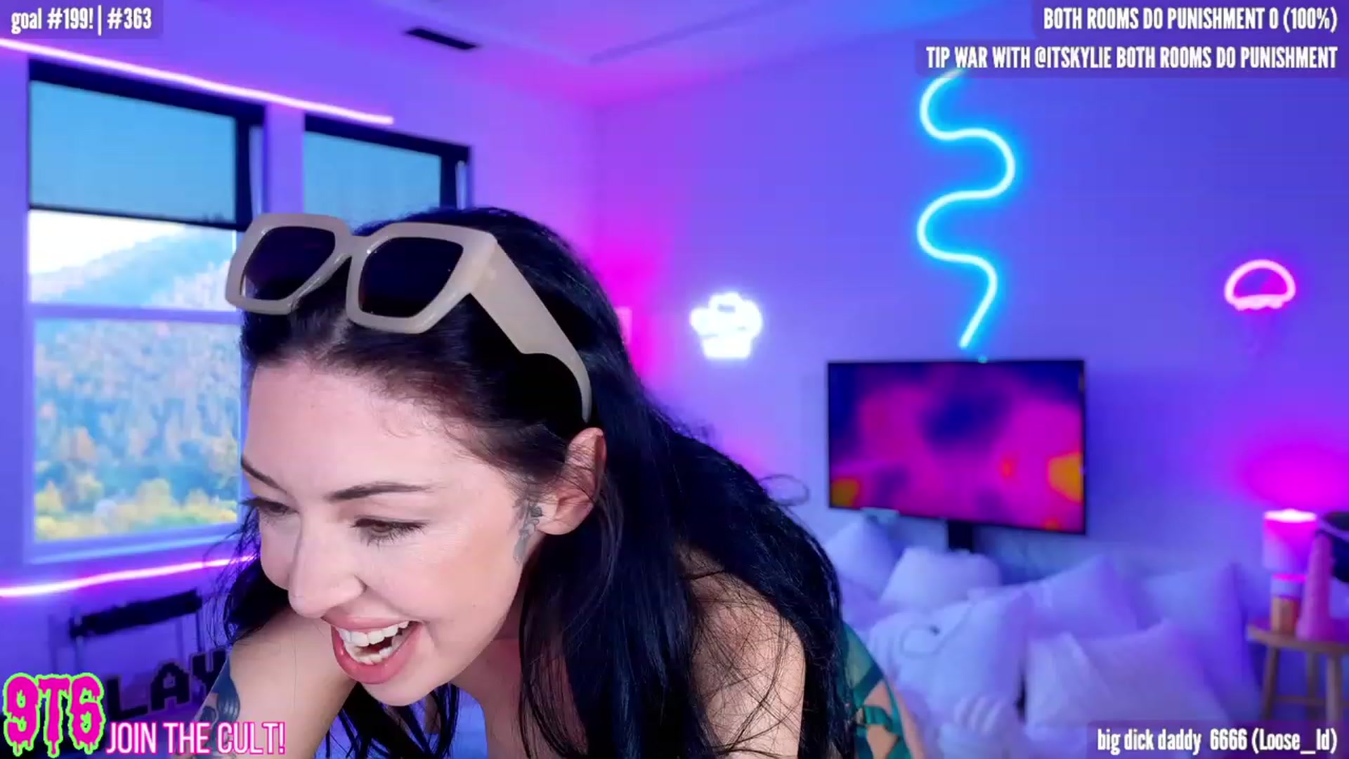 Gallery image thumbnail from HarloweXo's myfreecams stream on, 08/01/2023, 03:54 image 5 of 20