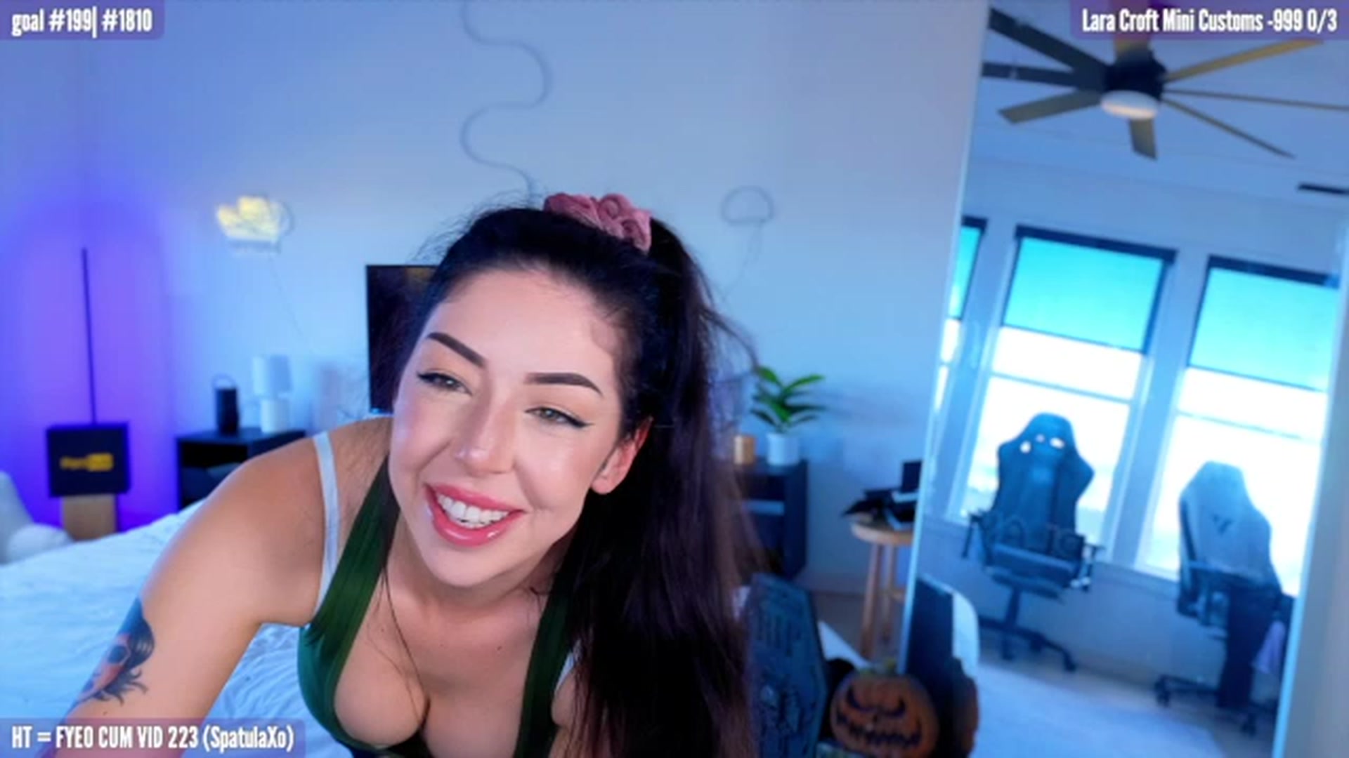 Gallery image thumbnail from Harloween's myfreecams stream on, 10/04/2023, 01:35 image 7 of 20
