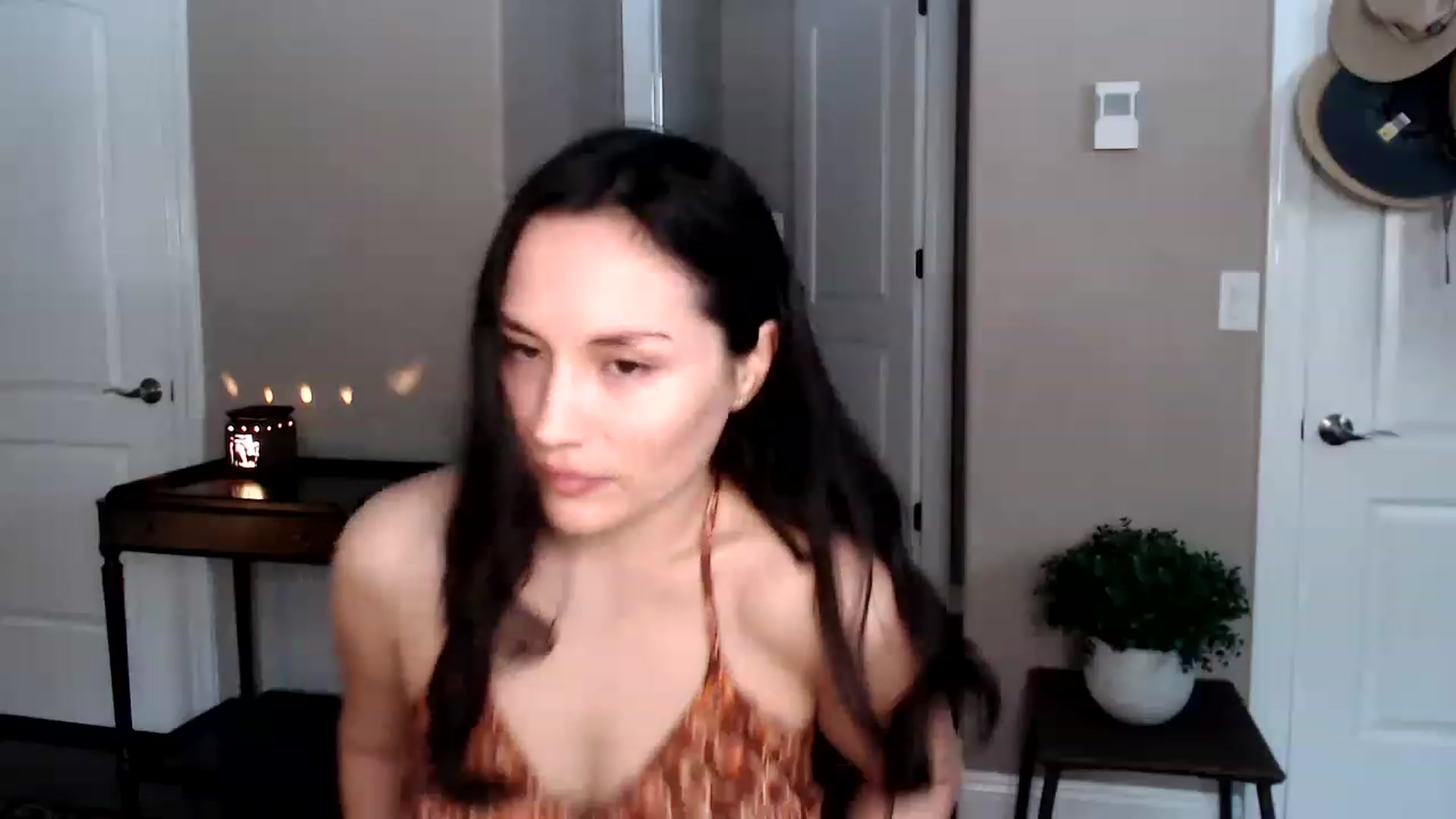 Gallery image thumbnail from Harmony's myfreecams stream on, 12/20/2022, 22:54 image 18 of 20