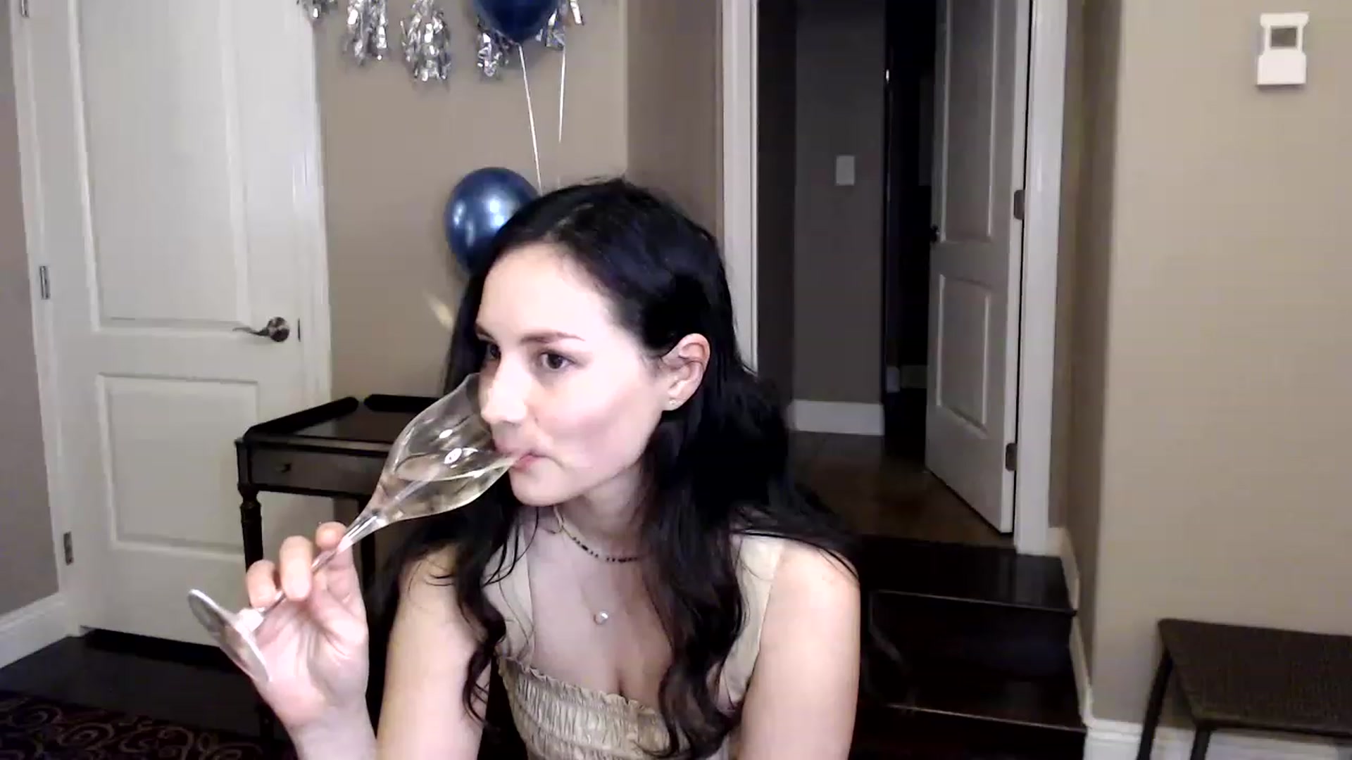 Gallery image thumbnail from Harmony's myfreecams stream on, 01/01/2023, 05:39 image 5 of 20