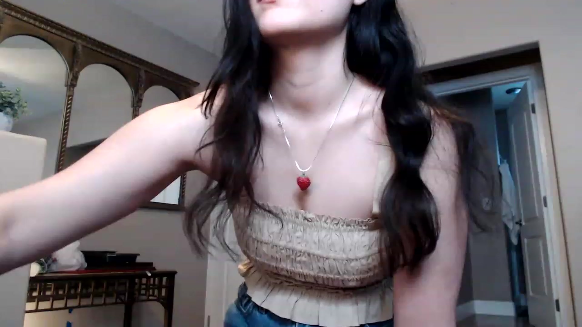 Gallery image thumbnail from Harmony's myfreecams stream on, 01/03/2023, 24:30 image 13 of 20
