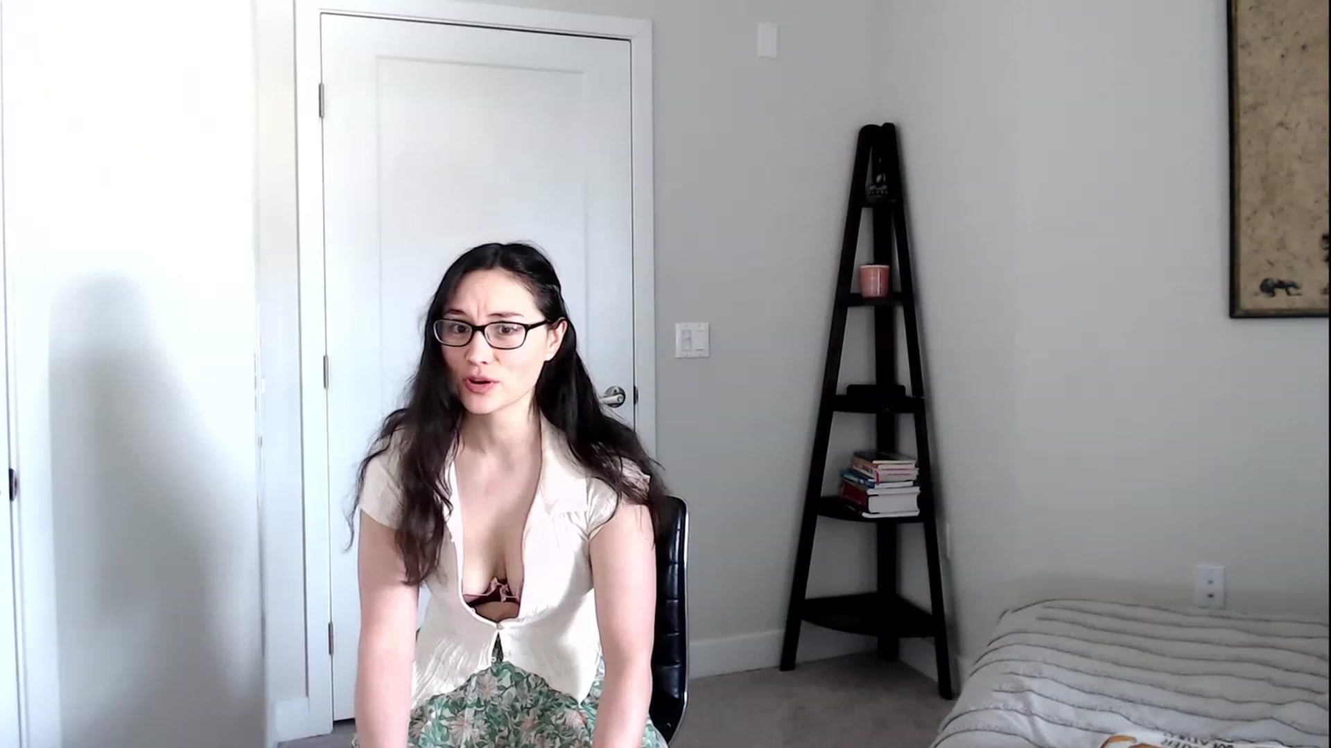 Gallery image thumbnail from Harmony's myfreecams stream on, 03/08/2023, 22:16 image 3 of 20